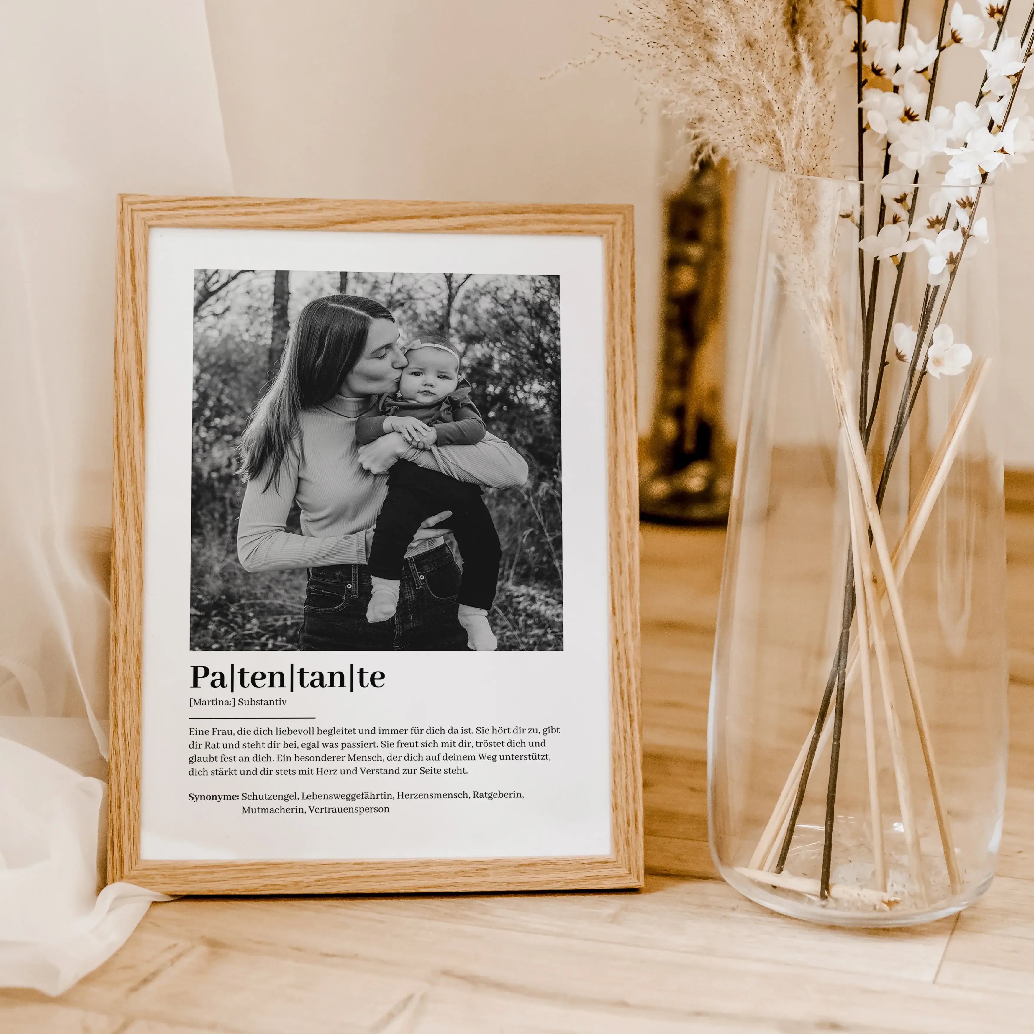 Patentante Definition Poster mit Foto-Personalisiertes Poster-famprints-Suchst du nach einem besonderen Geschenk für deine Patentante? Unser Patentante Definition Poster mit Foto ist die perfekte Wahl! Dieses liebevoll gestaltete Poster zeigt auf einzigar