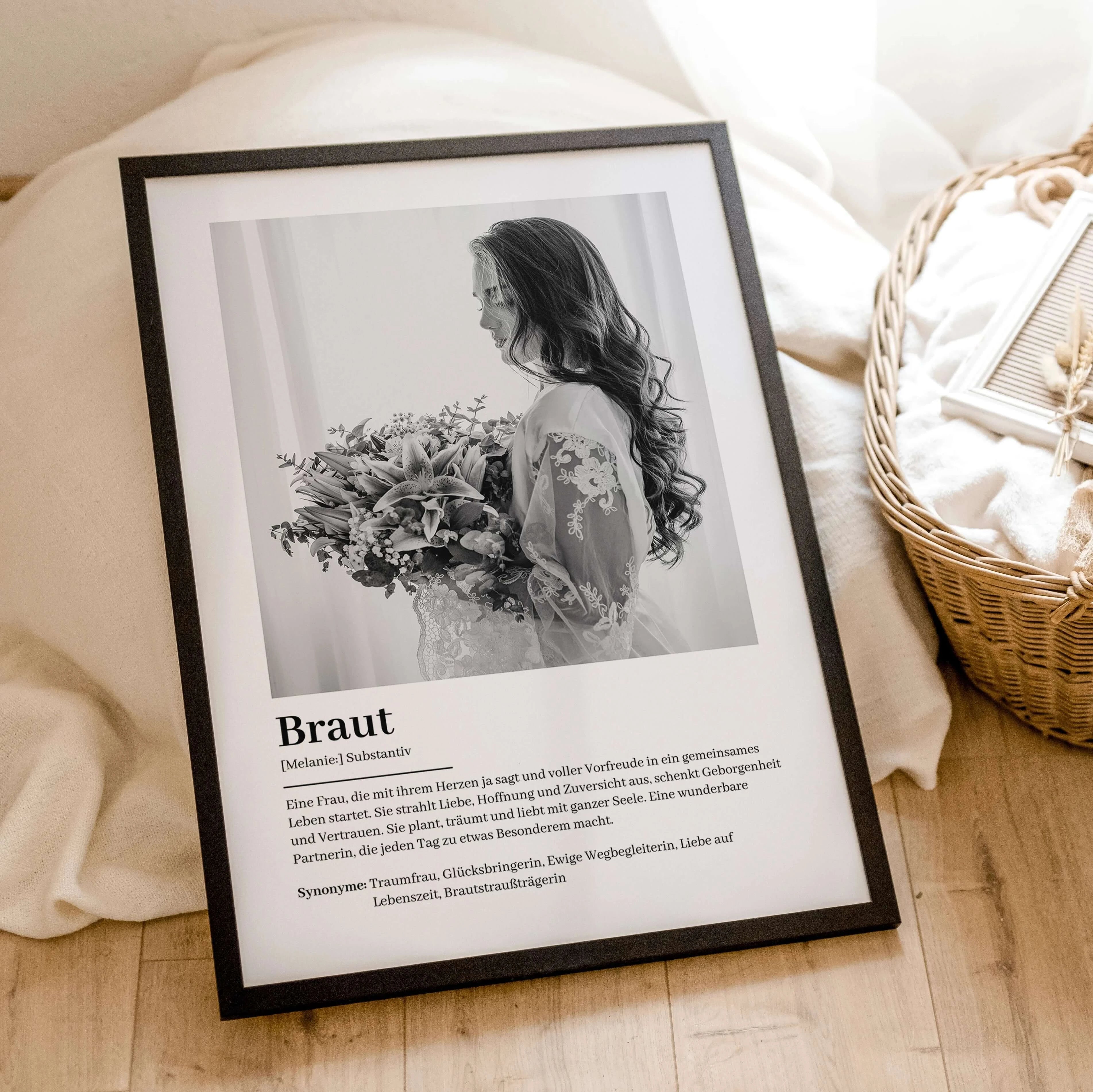 Braut Definition Poster mit Foto-Personalisiertes Poster-famprints-Suchst du nach einem einzigartigen Geschenk für die Braut? Unser Braut Definition Poster mit Foto ist die perfekte Wahl! Dieses liebevoll gestaltete Poster zeigt auf besondere Weise, was e