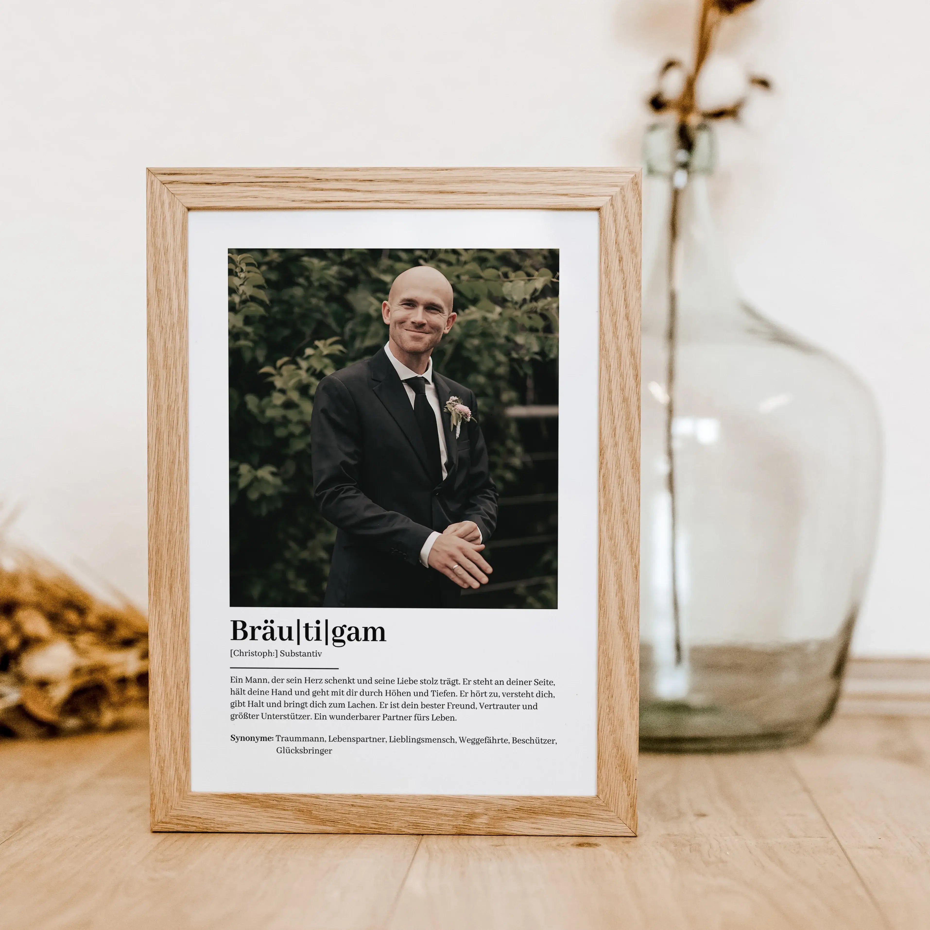Bräutigam Definition Poster mit Foto-Personalisiertes Poster-famprints-Suchst du nach einem einzigartigen Geschenk für den Bräutigam? Unser Bräutigam Definition Poster mit Foto ist die perfekte Wahl! Dieses liebevoll gestaltete Poster zeigt auf kreative W