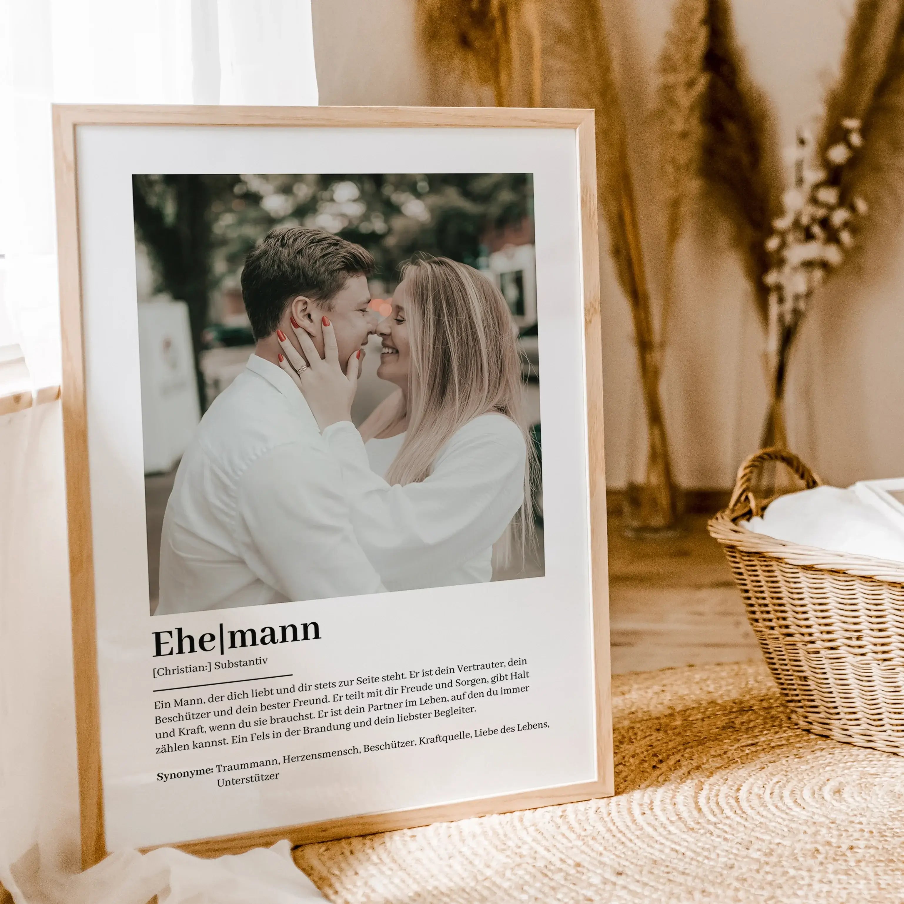 Ehemann Definition Poster mit Foto-Personalisiertes Poster-famprints-Suchst du nach einem einzigartigen Geschenk für deinen Liebsten? Unser Ehemann Definition Poster mit Foto ist die perfekte Wahl! Dieses liebevoll gestaltete Poster zeigt auf besondere We