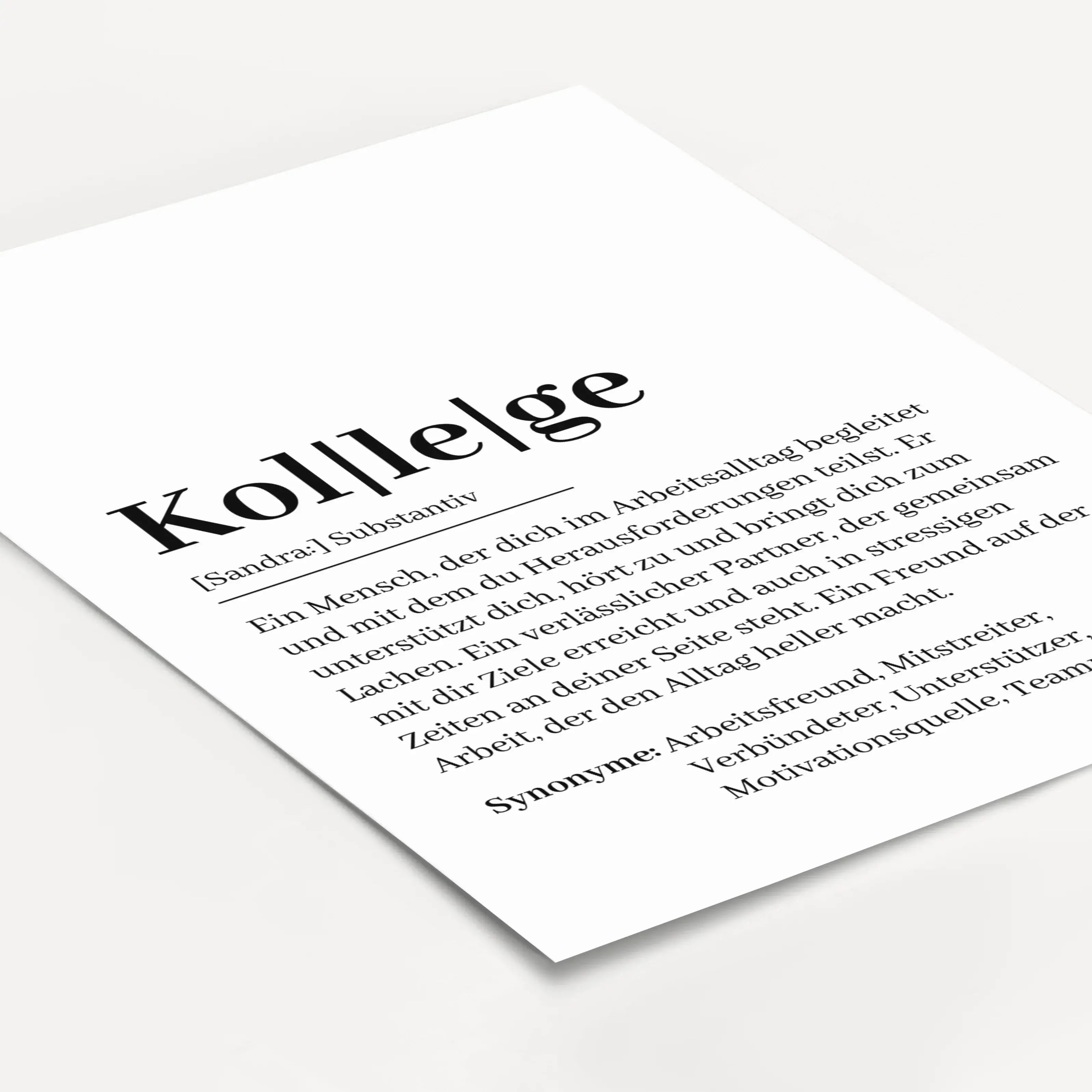 Kollege Definition Poster-Personalisiertes Poster-famprints-Das Kollege Definition Poster ist ein persönliches Geschenk für Menschen, mit denen du mehr teilst als nur den Arbeitsalltag. Es beschreibt auf liebevolle und ehrliche Weise, was einen echten Kol