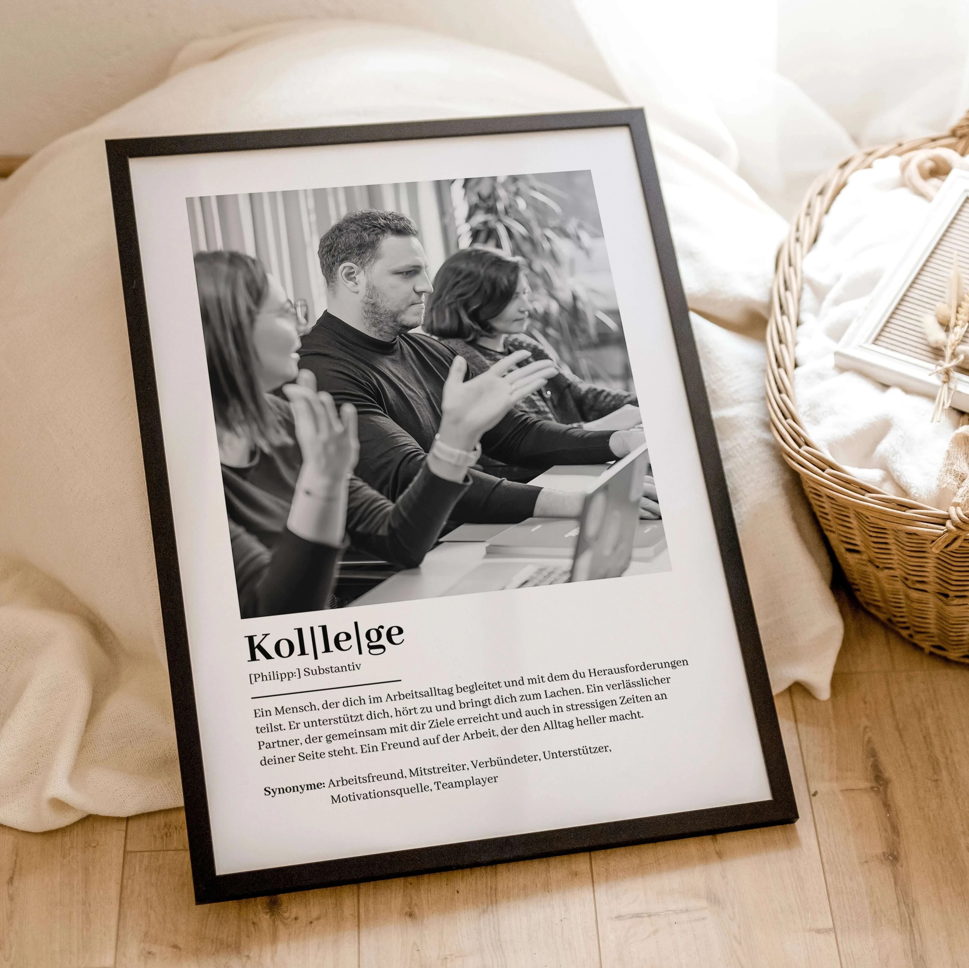 Kollege Definition Poster mit Foto-Personalisiertes Poster-famprints-Das Kollege Definition Poster mit Foto ist das perfekte personalisierte Geschenk für deinen Kollegen. Auf liebevolle und humorvolle Weise beschreibt das Poster, wie dein Kollege wirklich
