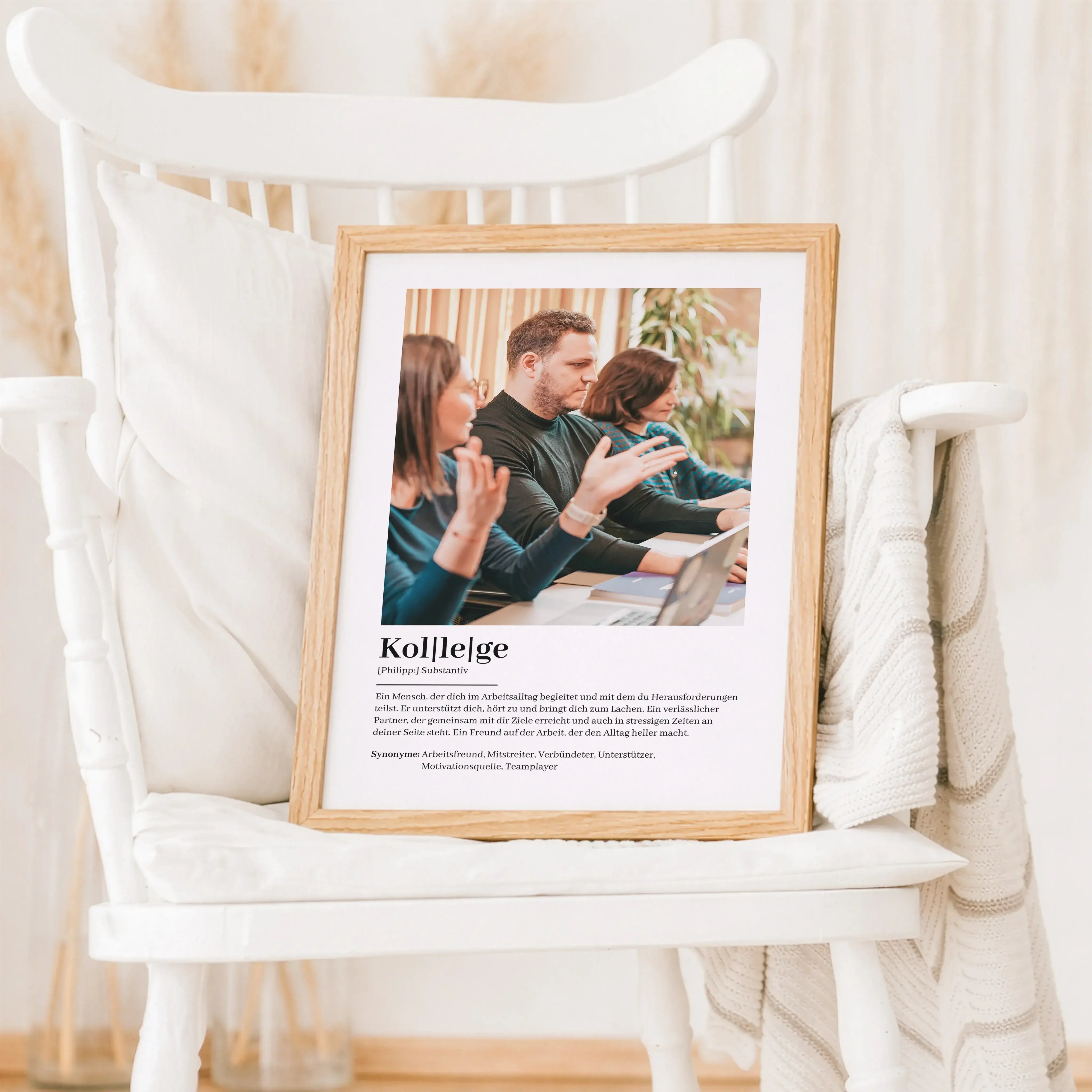 Kollege Definition Poster mit Foto-Personalisiertes Poster-famprints-Das Kollege Definition Poster mit Foto ist eine persönliche Art, Danke zu sagen und echte Wertschätzung zu zeigen. Bei famprints gestaltest du ein individuelles Poster, das deinen Kolleg