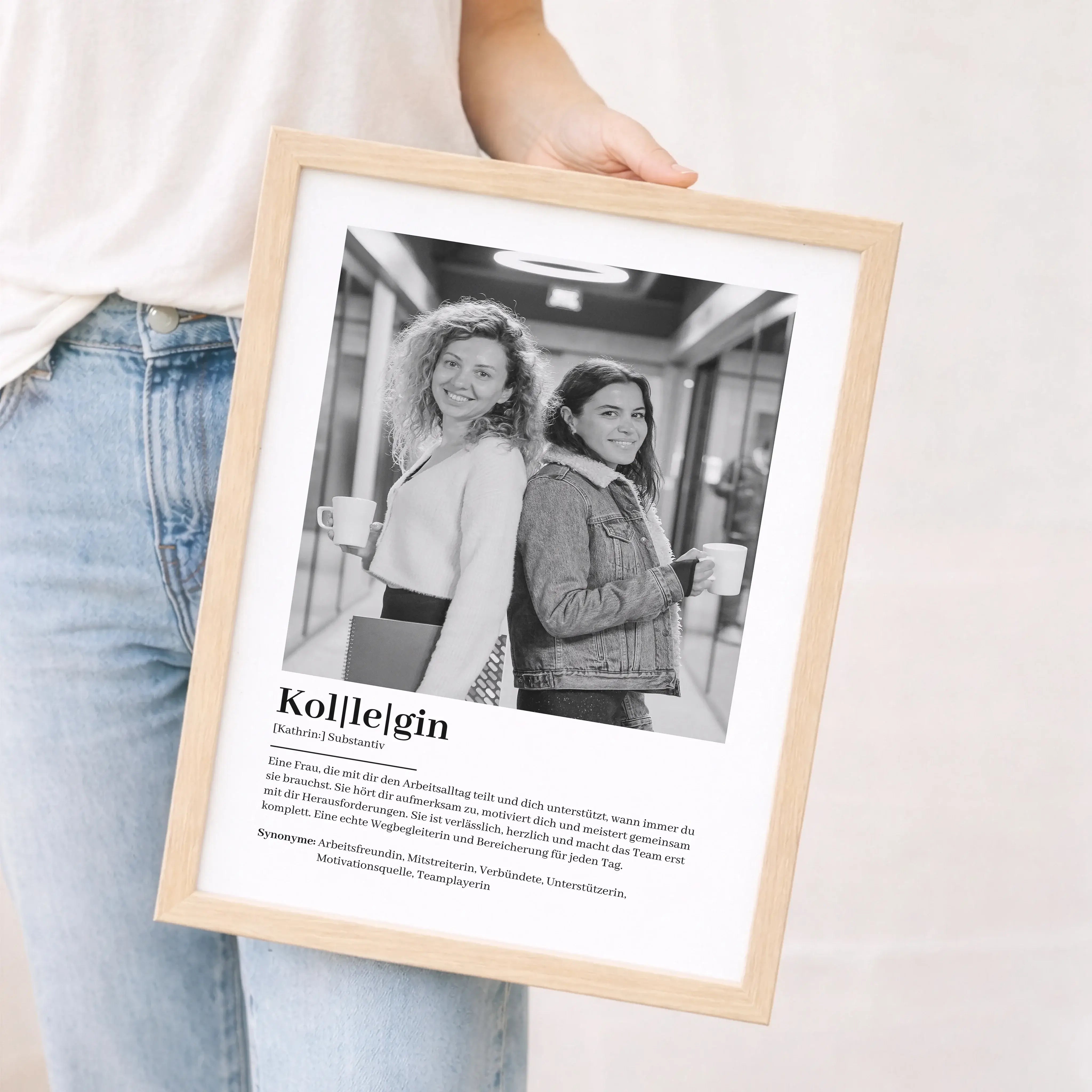 Kollegin Definition Poster mit Foto-Personalisiertes Poster-famprints-Kollegin Definition Poster mit Foto ist eine persönliche Geschenkidee für den Arbeitsplatz und darüber hinaus. Dieses Poster verbindet eine liebevoll formulierte Definition mit einem ei