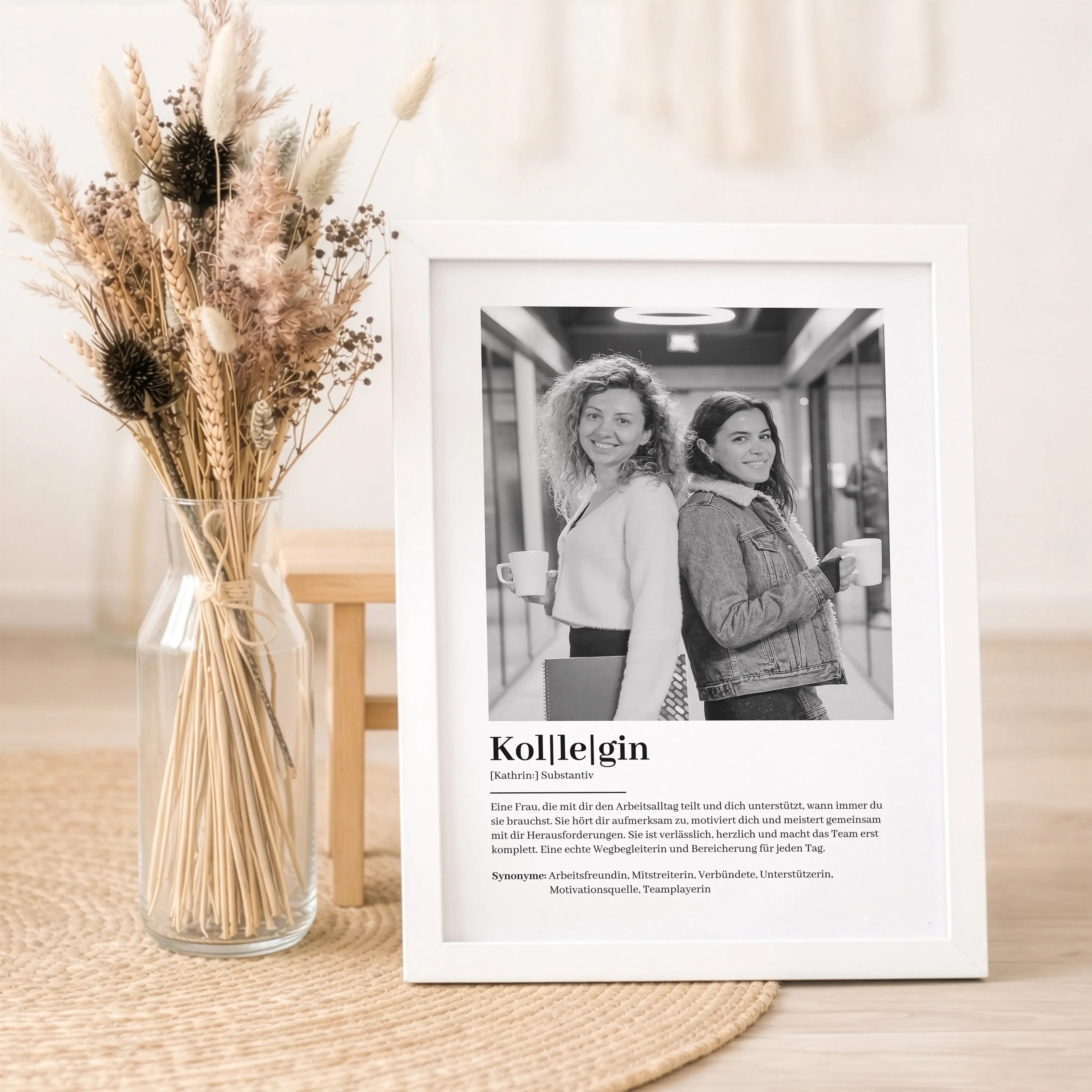 Kollegin Definition Poster mit Foto-Personalisiertes Poster-famprints-Kollegin Definition Poster mit Foto ist eine persönliche Geschenkidee für den Arbeitsplatz und darüber hinaus. Dieses Poster verbindet eine liebevoll formulierte Definition mit einem ei
