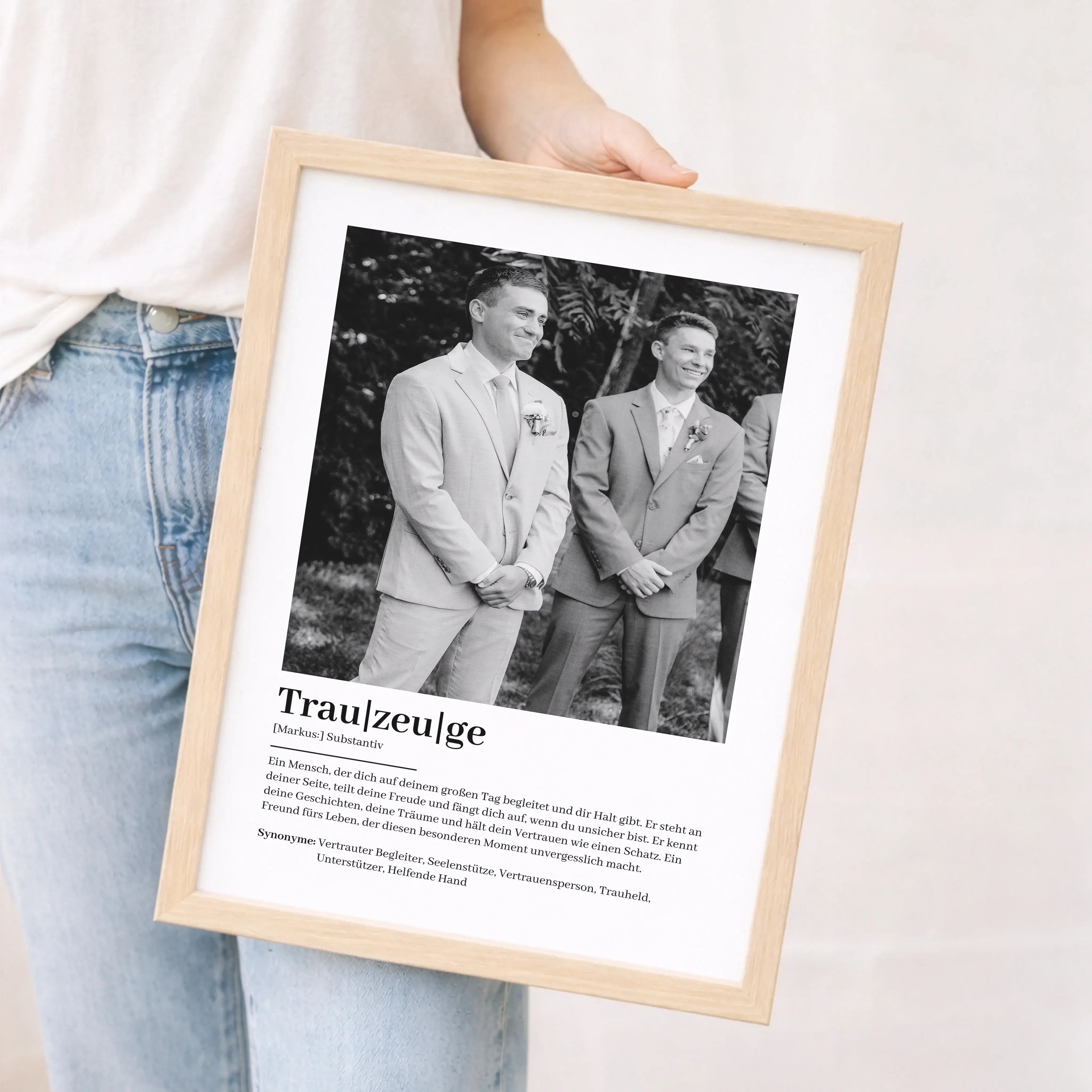 Trauzeuge Definition Poster mit Foto-Personalisiertes Poster-famprints-Das Trauzeuge Definition Poster mit Foto ist ein persönliches Geschenk, das deinem Trauzeugen zeigt, wie wichtig seine Rolle an eurer Hochzeit ist. Du hältst damit nicht nur einen beso