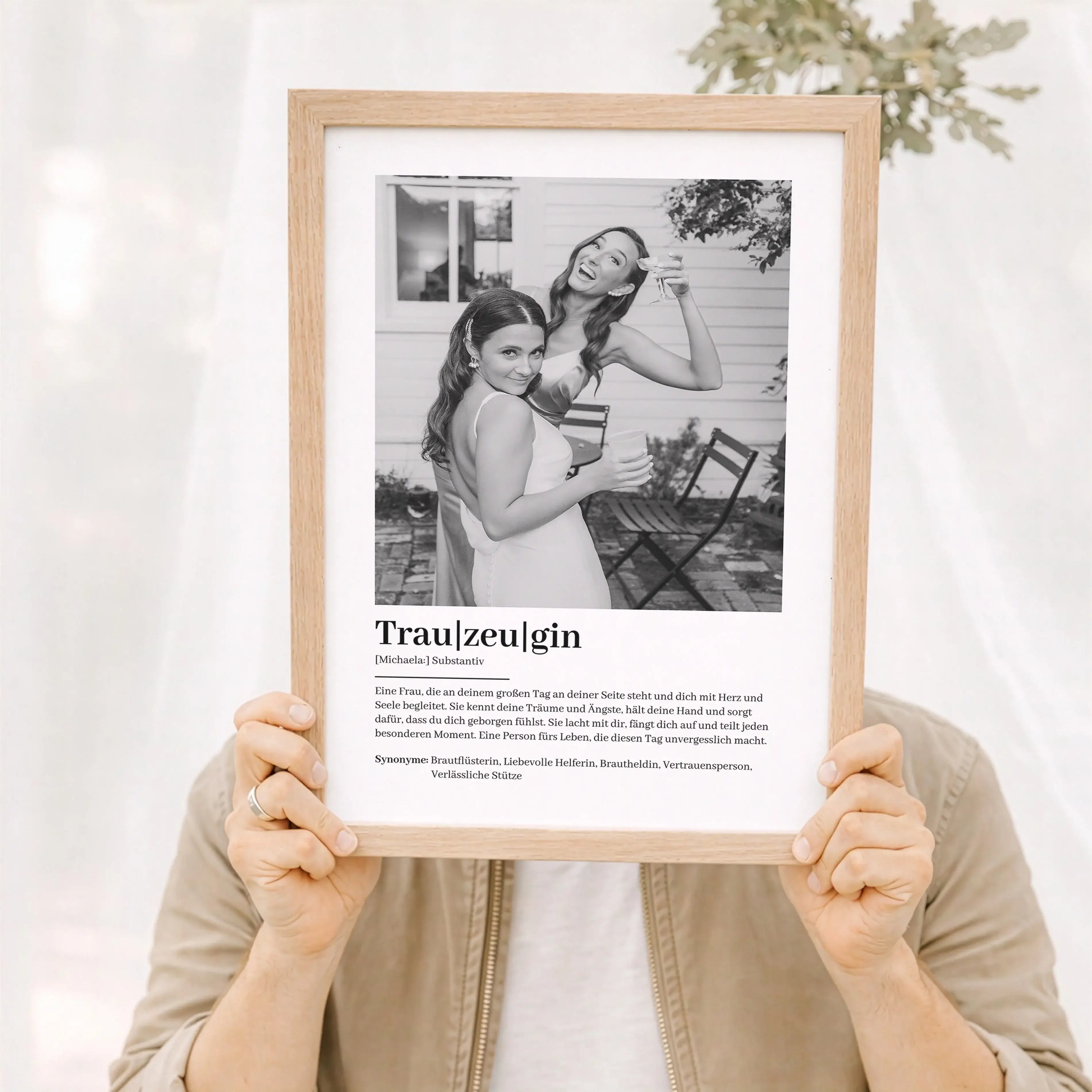 Trauzeugin Definition Poster mit Foto-Personalisiertes Poster-famprints-Das Trauzeugin Definition Poster mit Foto ist ein persönliches Geschenk, das deiner Trauzeugin zeigt, wie wichtig sie an deiner Seite ist. Die stilvolle Definition beschreibt ihre Rol