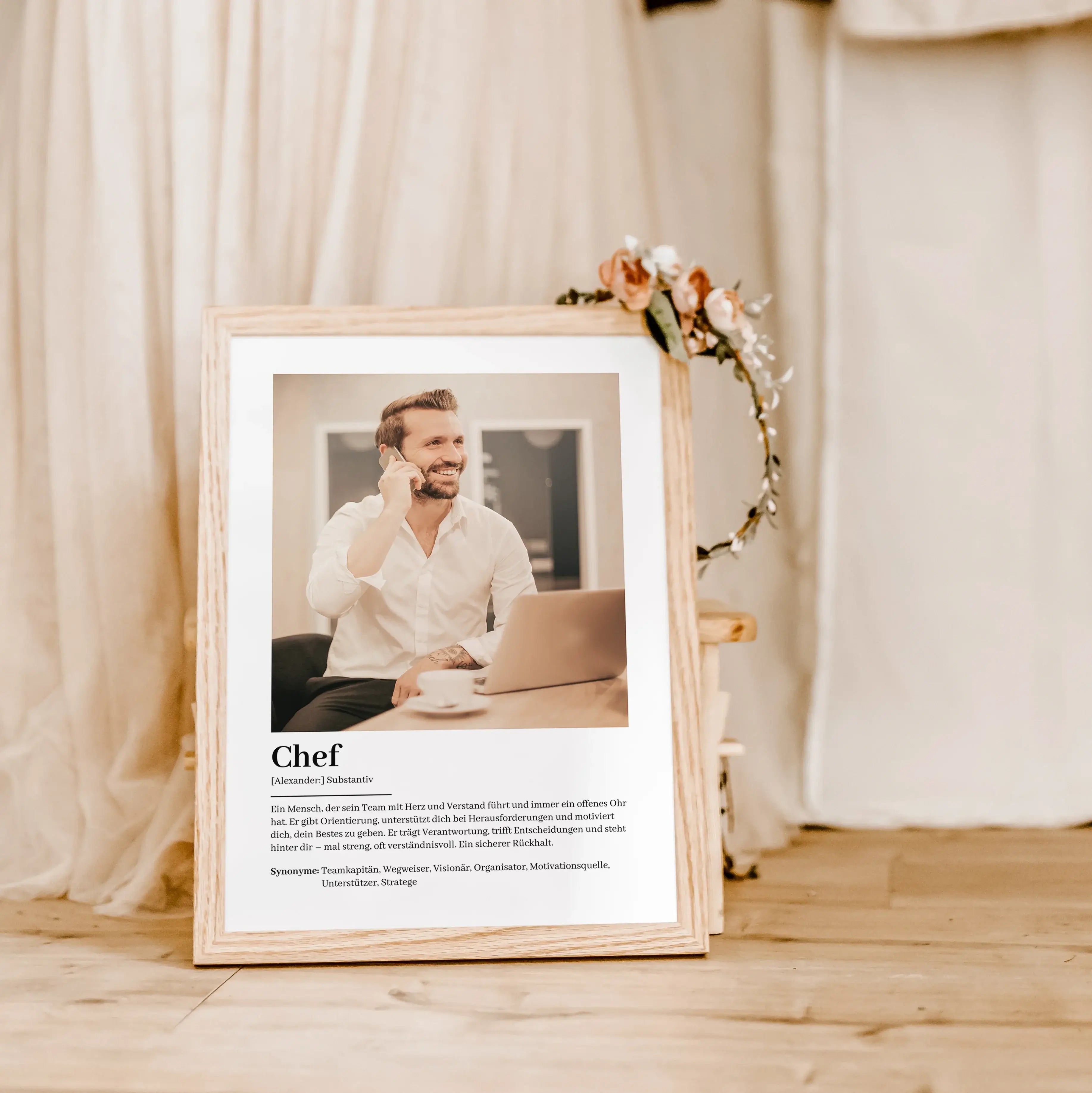Chef Definition Poster mit Foto-Personalisiertes Poster-famprints-Suchst du nach einem einzigartigen Geschenk für deinen Chef? Unser Chef Definition Poster mit Foto ist die perfekte Wahl! Dieses liebevoll gestaltete Poster zeigt auf humorvolle und wertsch