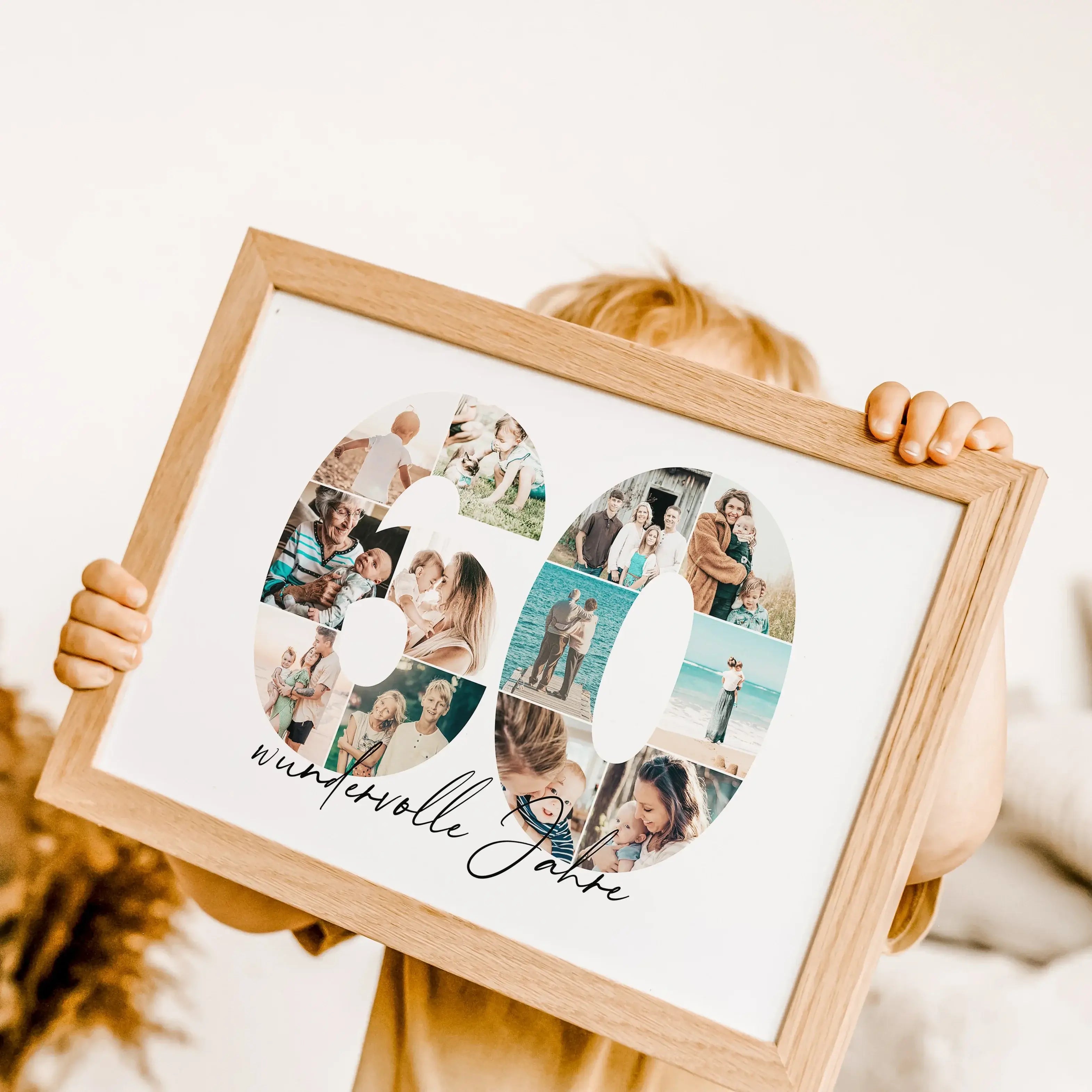 Foto Poster 60 Jahre - Personalisiertes Poster - famprints - Feiere besondere Momente mit unserem einzigartigen Foto Poster 60 – das perfekte personalisierte Geschenk zum 60. Geburtstag, Hochzeitstag oder Jubiläum! Die große „60“ auf dem Poster ist mit de