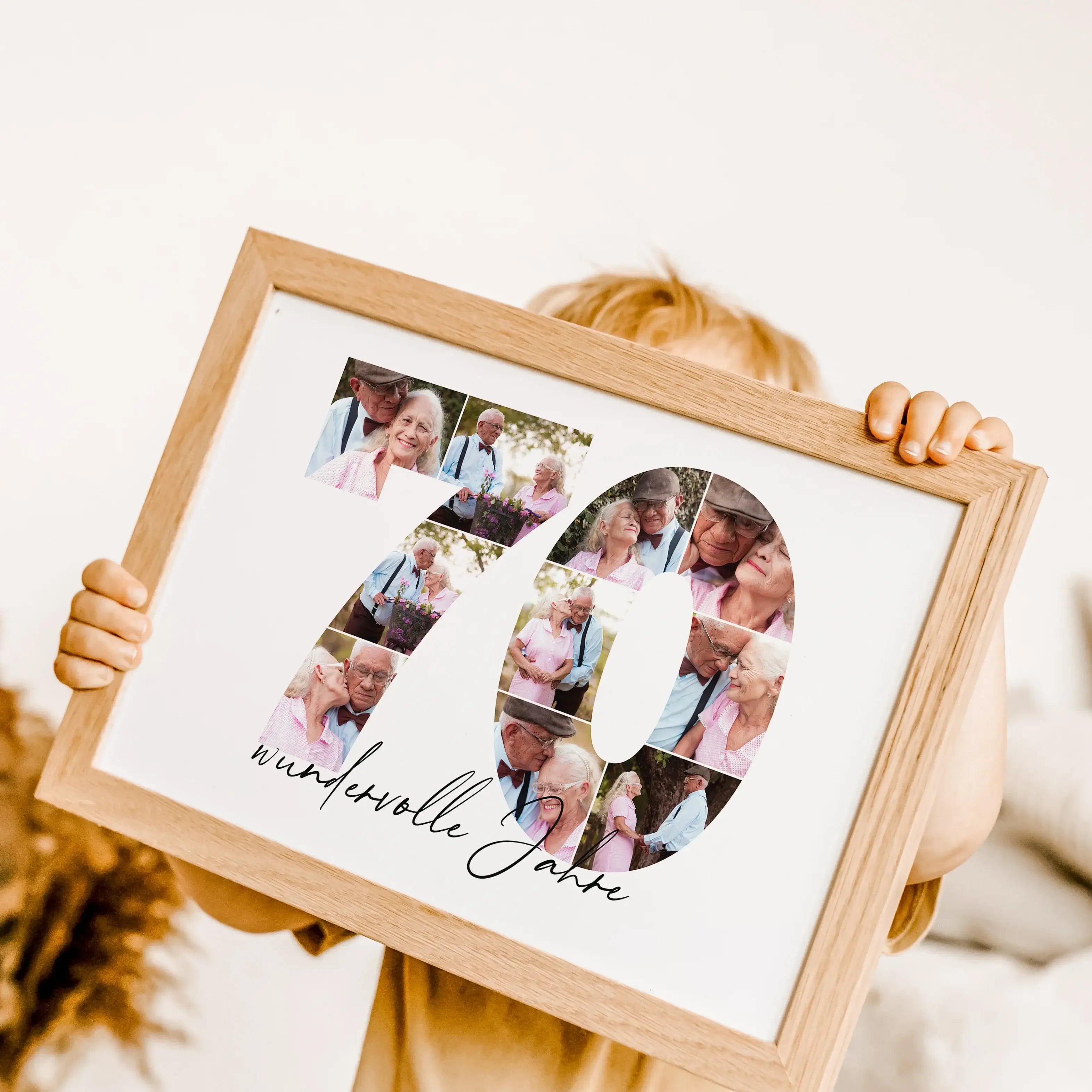 Foto Poster 70 Jahre - Personalisiertes Poster - famprints - Feiere besondere Momente mit unserem einzigartigen Foto Poster 70! Dieses personalisierte Poster zeigt die Zahl 70, hinterlegt mit deinen liebsten Fotos – so entsteht eine wunderschöne Fotocolla