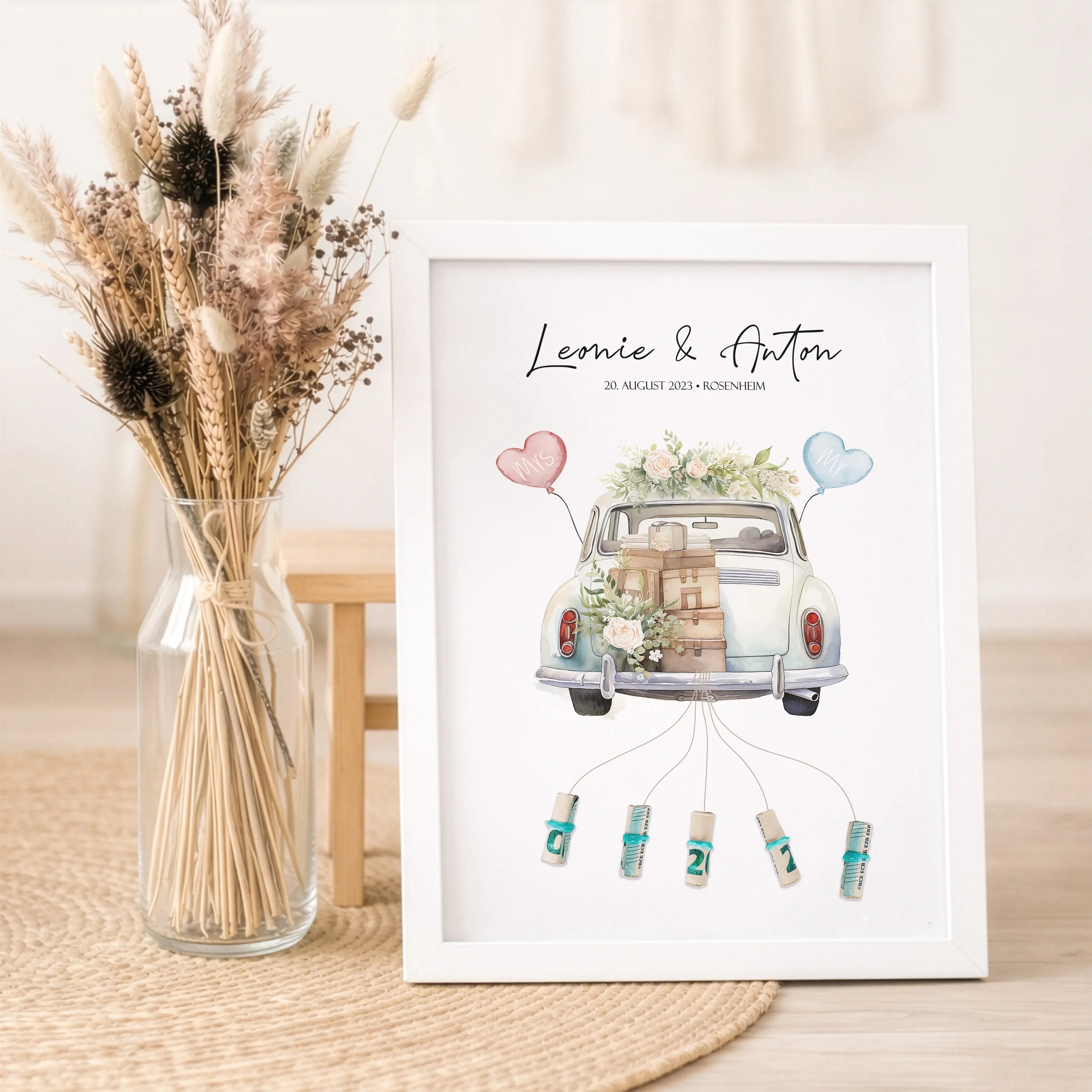 Wedding Car Poster-Personalisiertes Poster-famprints-Das Wedding Car Poster von famprints ist eine kreative Geschenkidee zur Hochzeit, die Persönlichkeit und Funktion verbindet. Im Mittelpunkt steht ein liebevoll illustriertes Hochzeitsauto, das individue