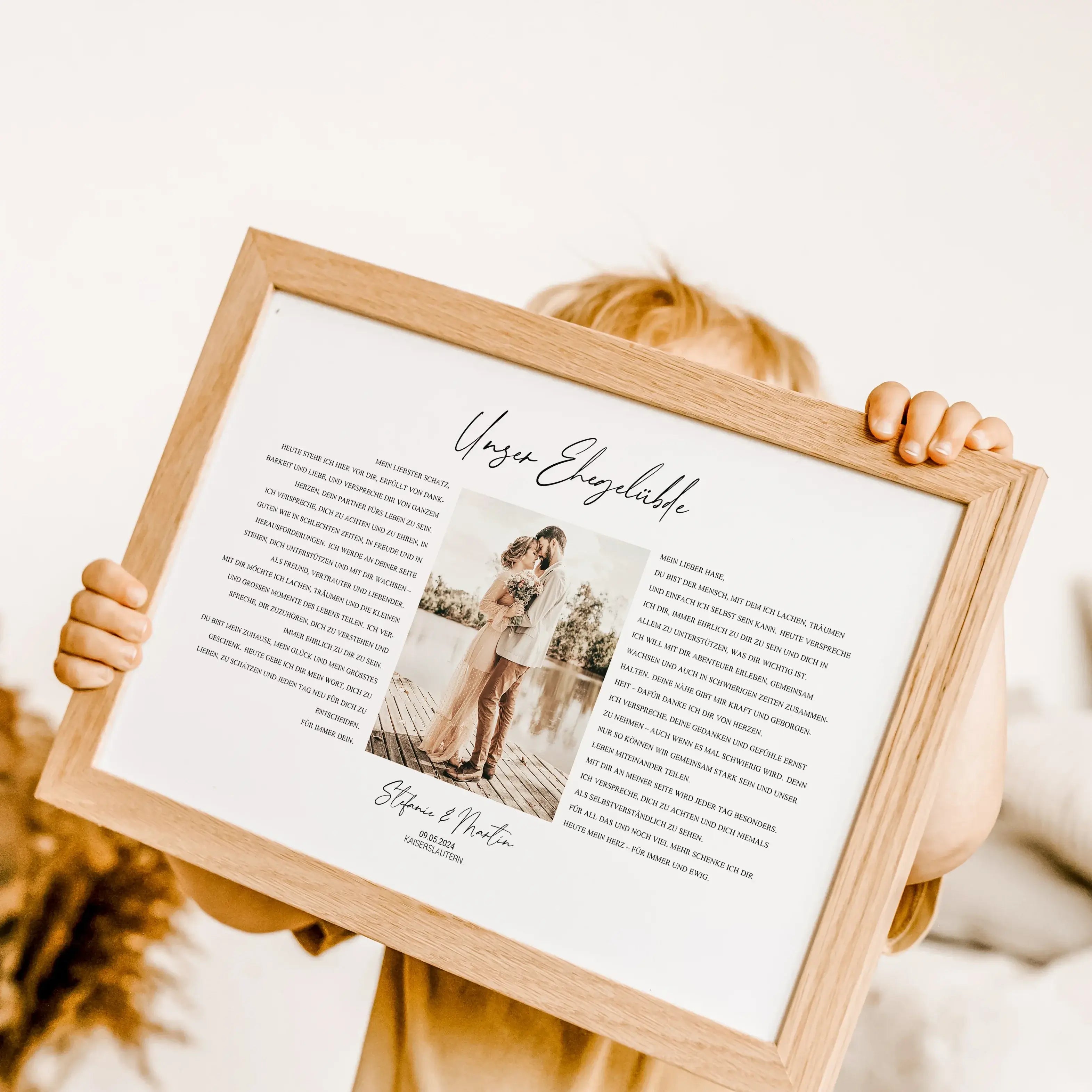 Ehegelübde Poster - Personalisiertes Poster - famprints - Feiere eure Liebe mit unserem einzigartigen Ehegelübde Poster – das perfekte personalisierte Geschenk zur Hochzeit oder zum Hochzeitstag! Dieses besondere Poster kannst du mit den Eheversprechen vo