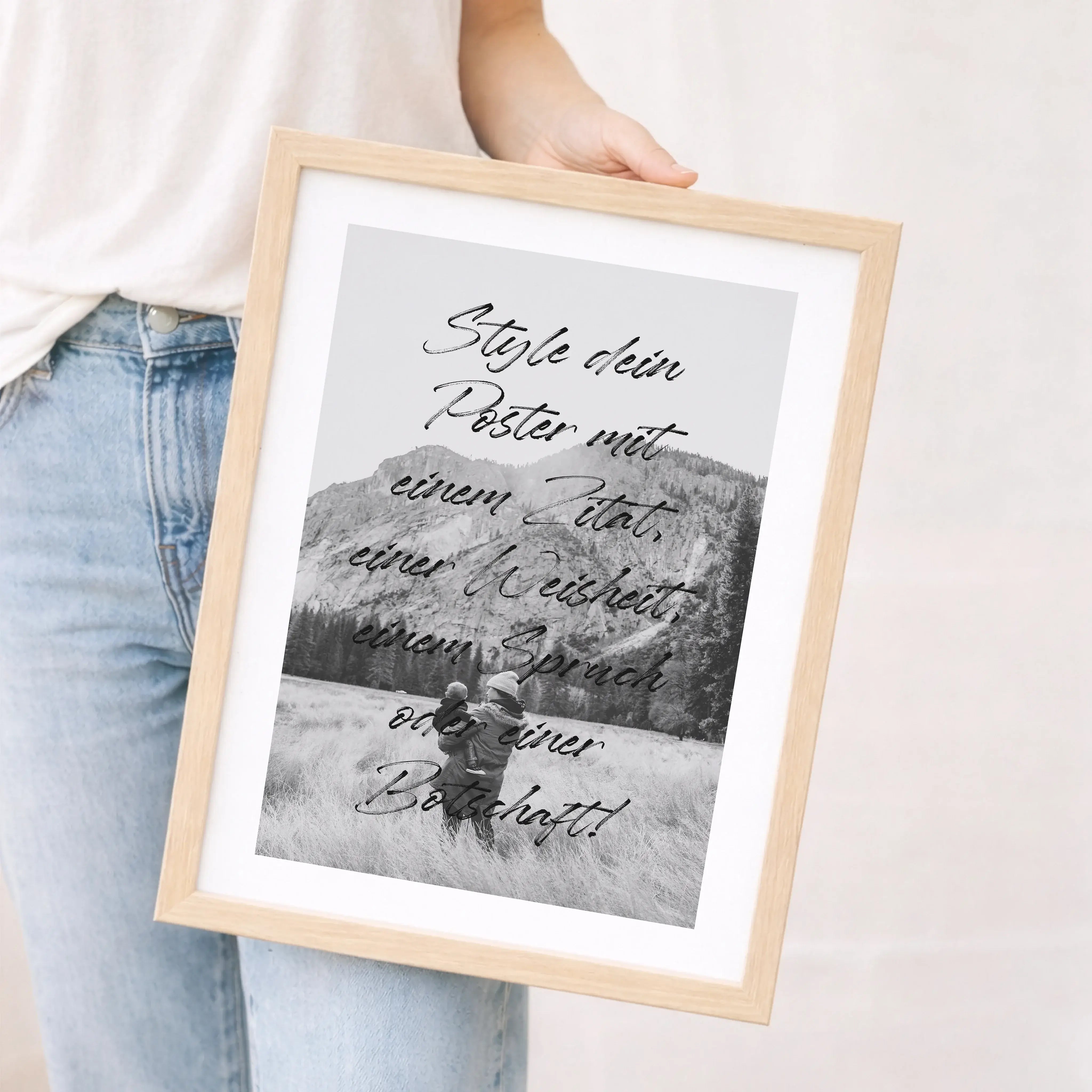 Text Poster mit Foto-Personalisiertes Poster-famprints-Mit einem Text Poster mit Foto von famprints gestaltest du ein persönliches Wandbild, das genau das ausdrückt, was dir wichtig ist. Du kombinierst dein eigenes Foto mit einem individuellen Text, einem