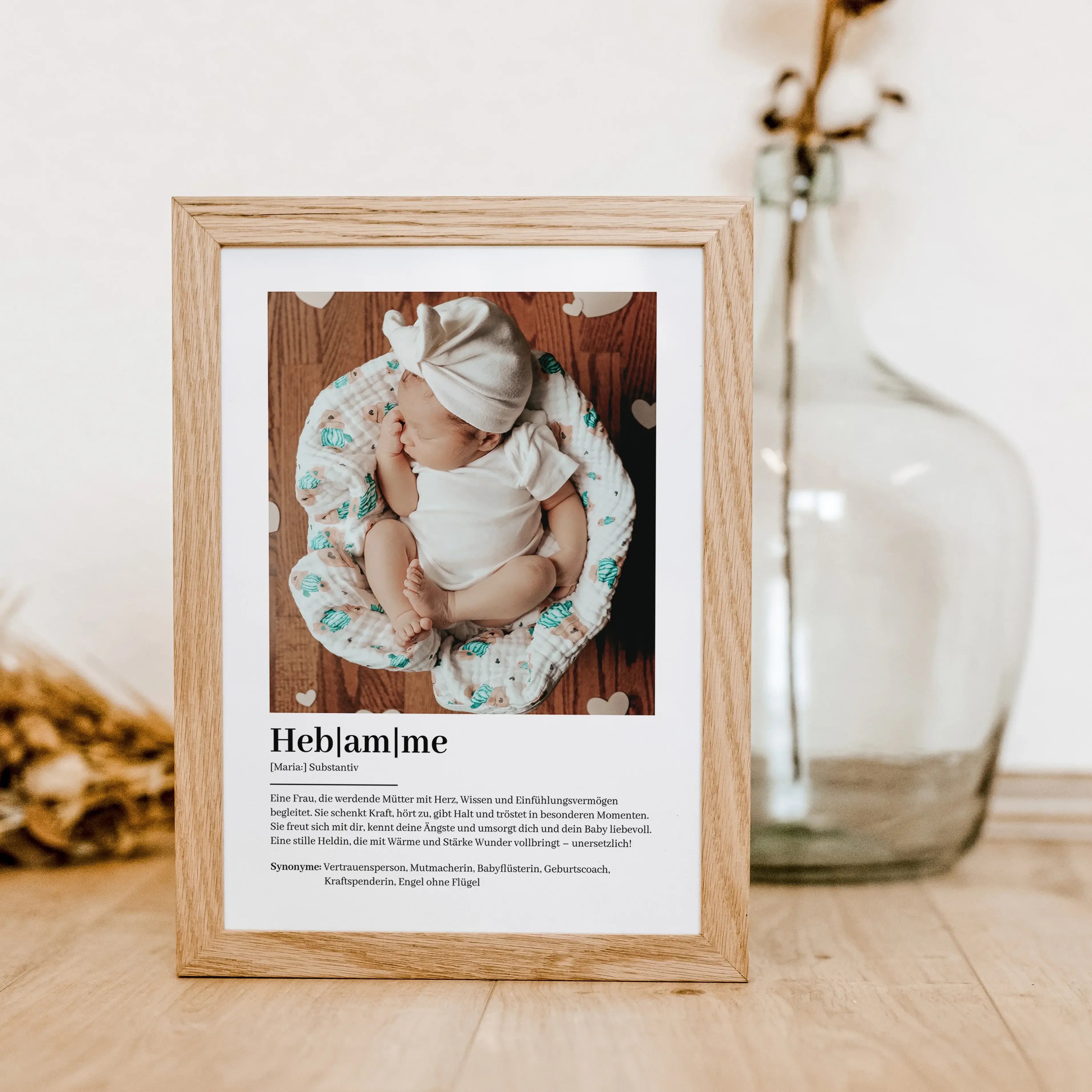Hebamme Definition Poster mit Foto - Personalisiertes Poster - famprints - Suchst du ein besonderes Geschenk, um deiner Hebamme Danke zu sagen? Unser Hebamme Definition Poster mit Foto ist genau das Richtige! Dieses liebevoll gestaltete Poster zeigt auf e