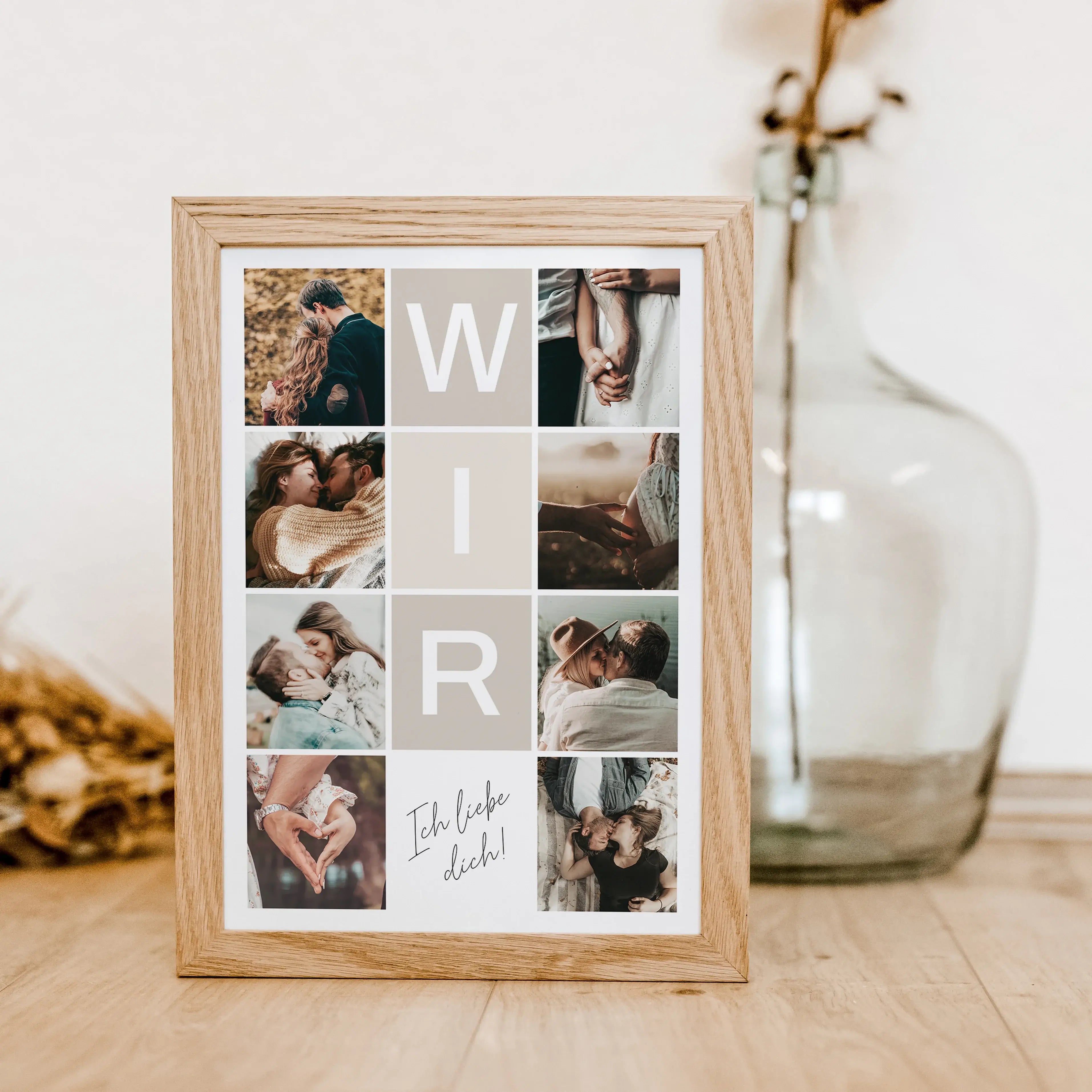 Wir Fotocollage - Personalisiertes Poster - famprints - Entdecke jetzt unsere Wir Fotocollage – das perfekte personalisierte Geschenk für euch beide! Gestalte dein individuelles Poster mit bis zu 8 Fotos, die eure schönsten gemeinsamen Momente festhalten.
