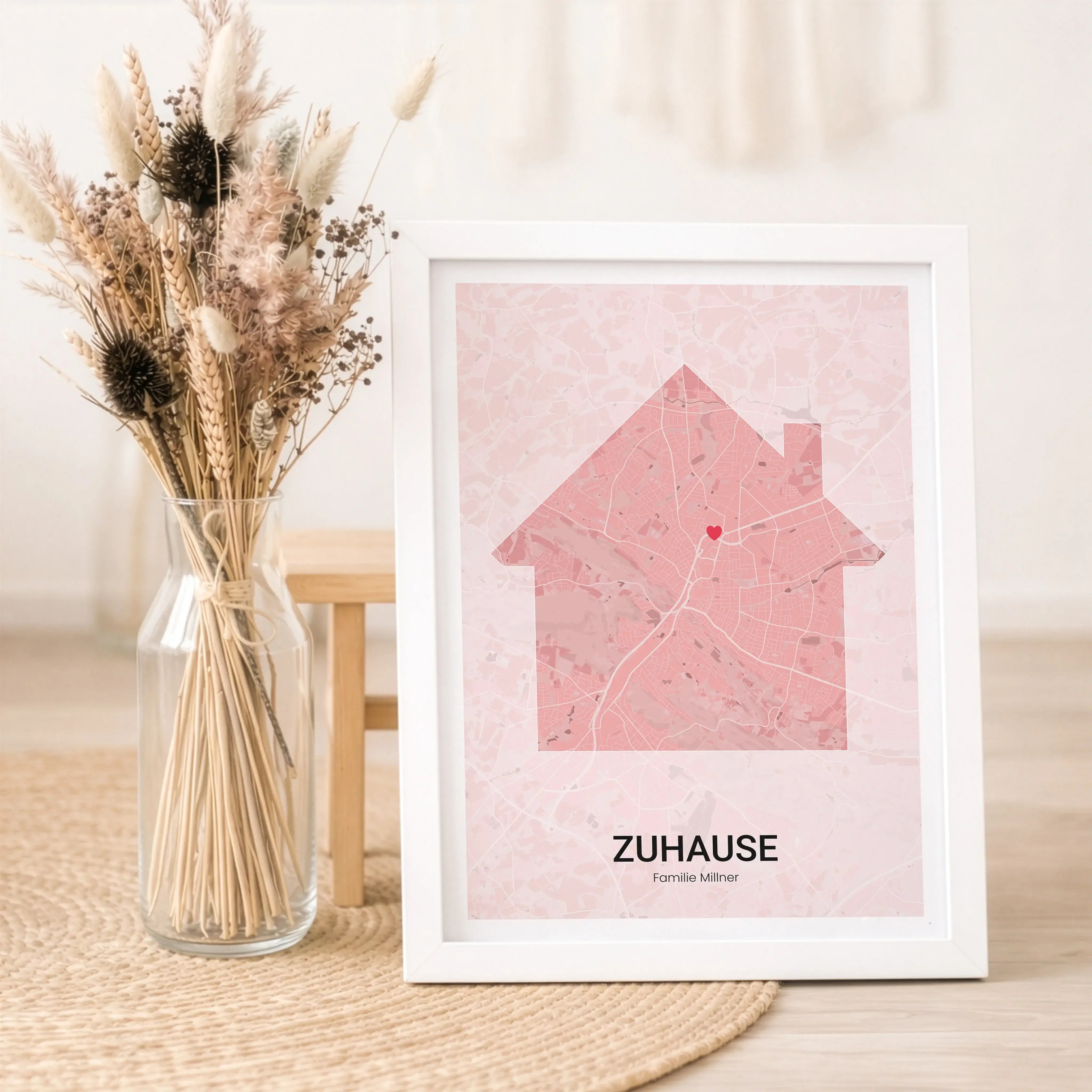 Stadtkarte Poster Haus No2-Personalisiertes Poster-famprints-Das Stadtkarte Poster Haus No2 von famprints macht aus einem Ort ein persönliches Statement für dein Zuhause. Die stilvolle Hausform verbindet modernes Design mit emotionaler Bedeutung und rückt