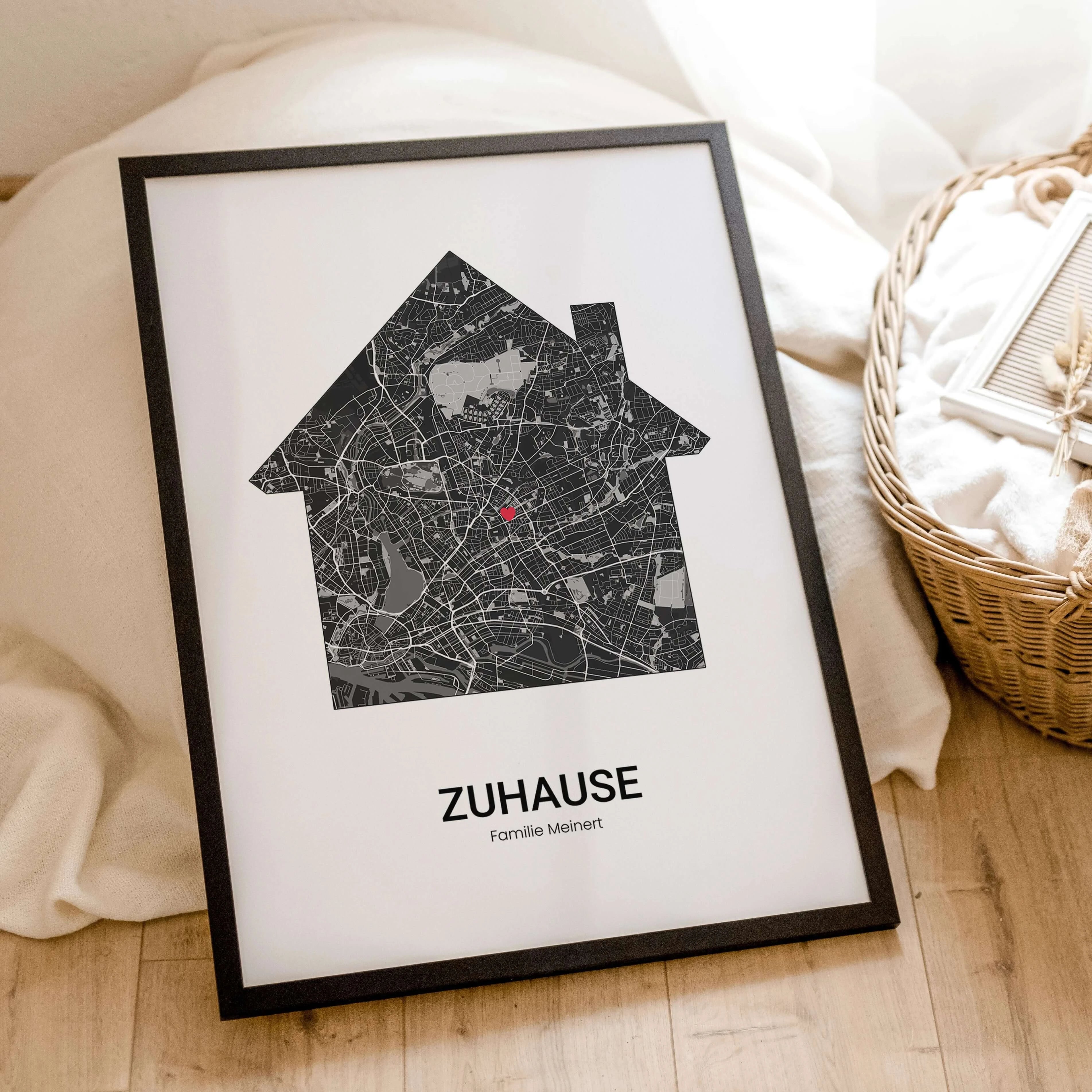 Stadtkarte Poster Haus - Personalisiertes Poster - famprints - Entdecke unser einzigartiges Stadtkarte Poster Haus – das perfekte personalisierte Geschenk für deinen Lieblingsort! Gestalte dein Poster individuell mit der Stadtkarte deiner Wahl und verewig