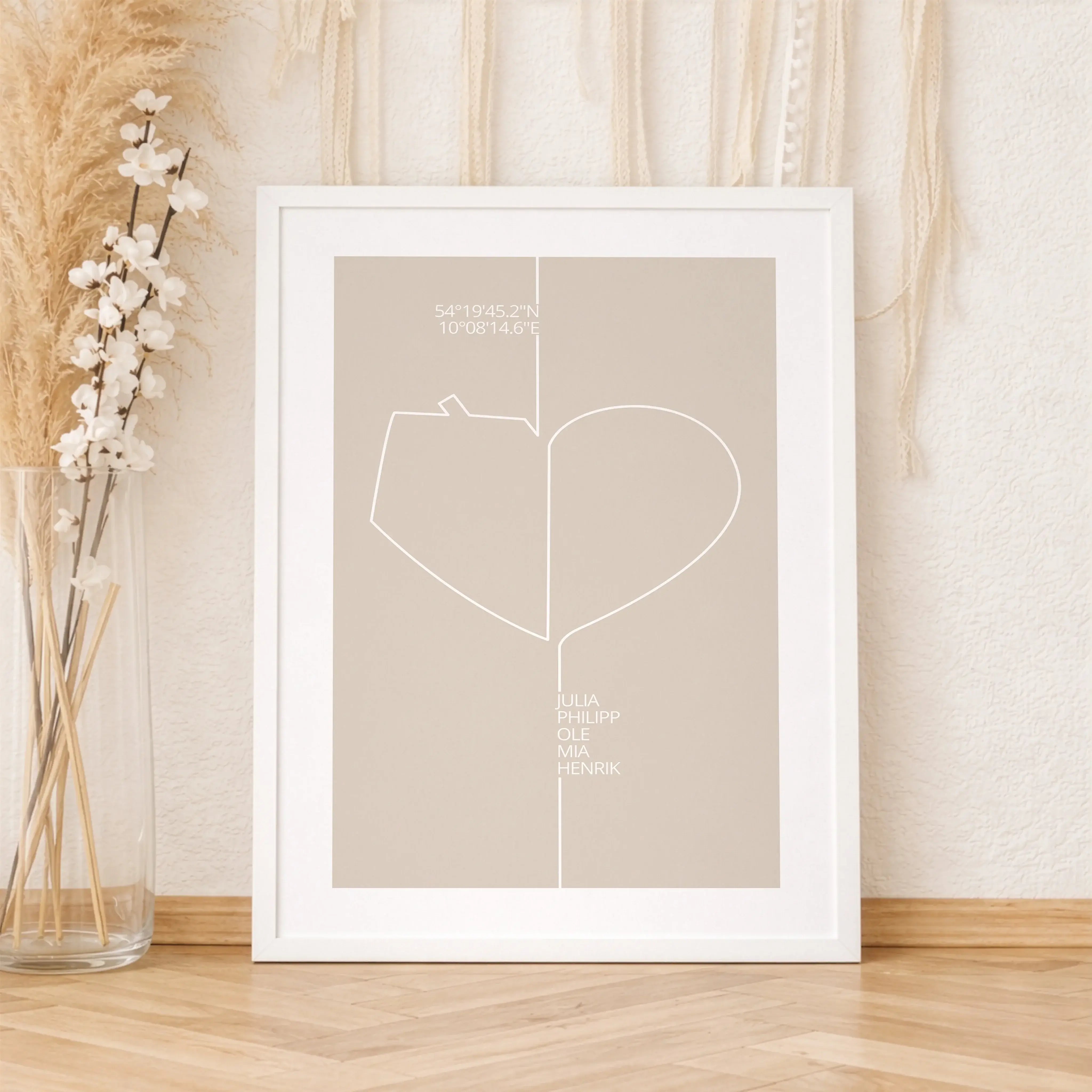 Familienposter Herz Haus-Personalisiertes Poster-famprints-Das Familienposter Herz Haus von famprints verbindet das, was zählt: Zuhause und Zusammenhalt. Das minimalistische Line-Art-Motiv aus Herz und Haus verschmilzt zu einem stimmigen Gesamtbild und ma