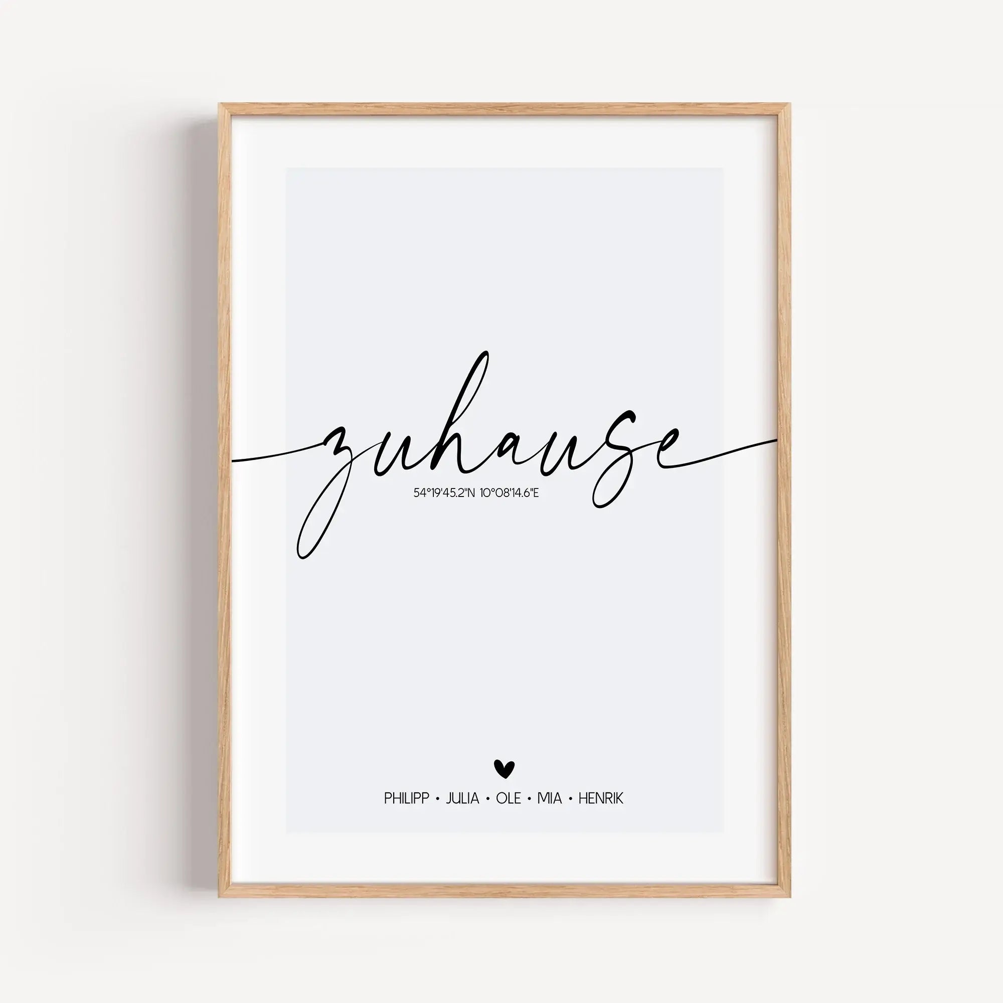 Poster Zuhause No2-Personalisiertes Poster-famprints-Poster Zuhause No2 steht für einen Ort, der mehr ist als vier Wände. Dein Zuhause ist da, wo deine Familie lebt, lacht und jeden Tag gemeinsame Momente entstehen. Genau das macht dieses personalisierte