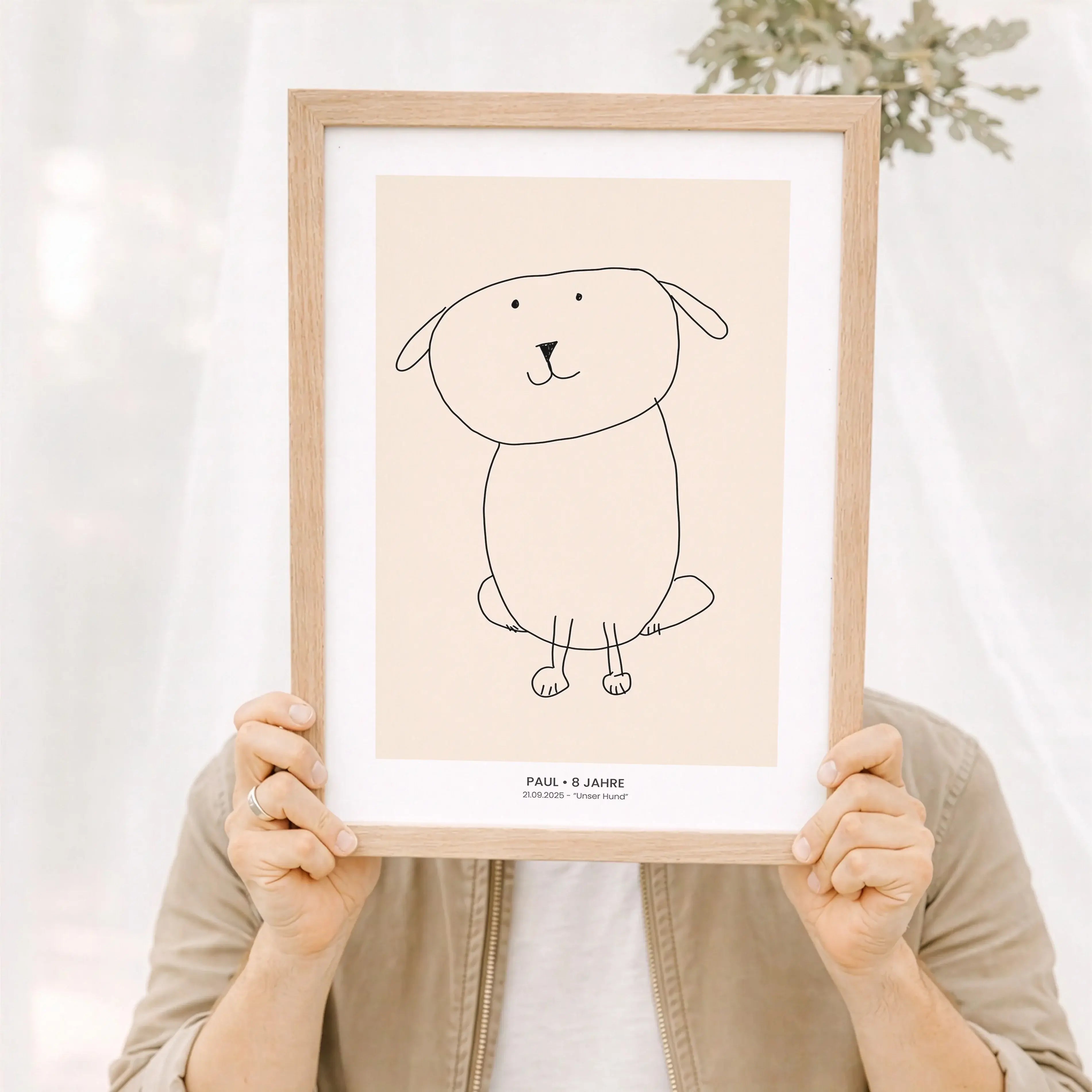Kinderkunst Poster No1-Personalisiertes Poster-famprints-Kinderkunst Poster No1 verwandelt die Zeichnung deines Kindes direkt im Konfigurator in ein hochwertiges Poster. Du lädst einfach ein Foto des gemalten Kunstwerks hoch und siehst sofort, wie daraus