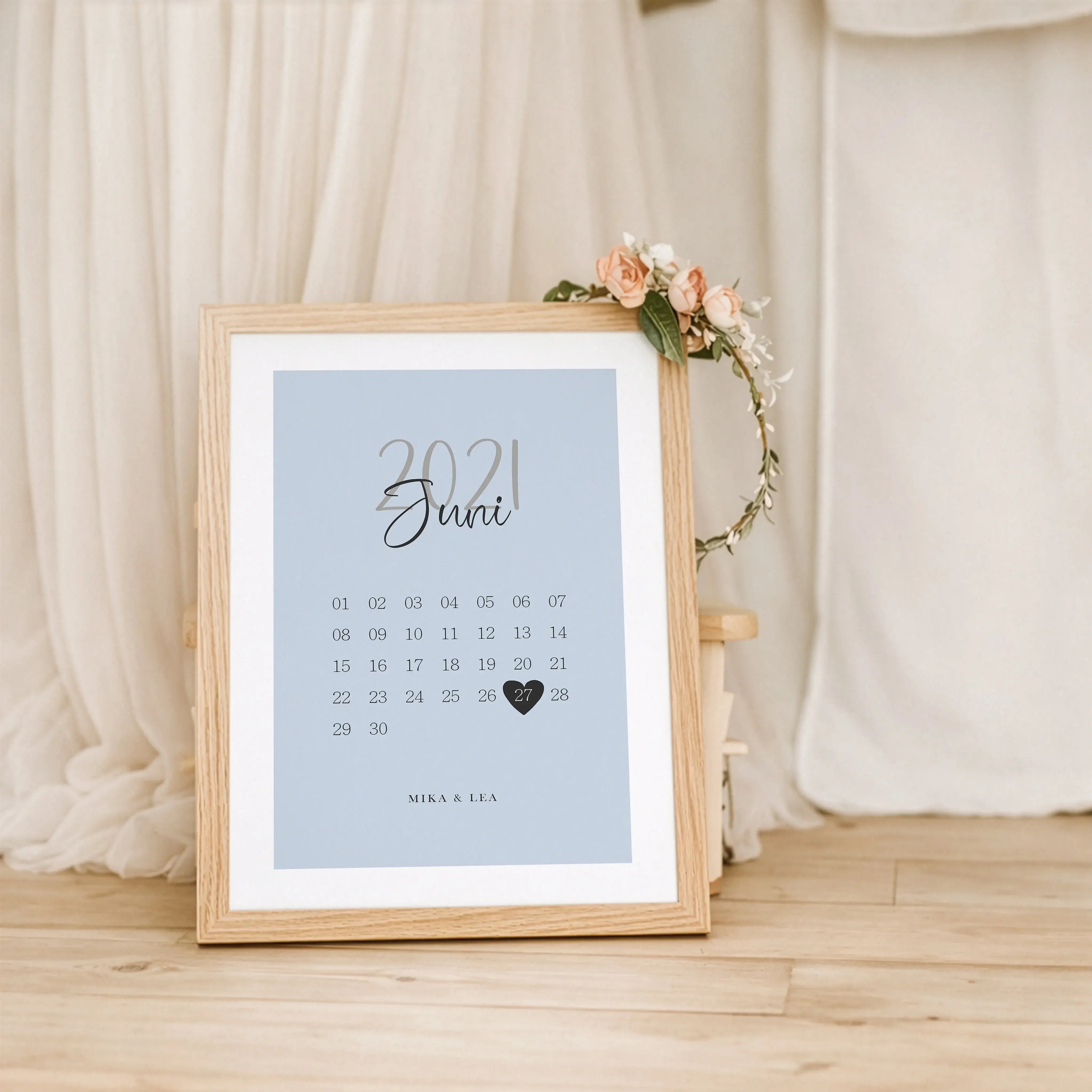 Kalender Poster-Personalisiertes Poster-famprints-Ein Kalender Poster von famprints hält einen besonderen Tag für immer fest. Ob Kennenlernen, Hochzeit, Jahrestag oder ein anderes Herzensdatum, du gestaltest ein persönliches Wandposter, das genau diesen M