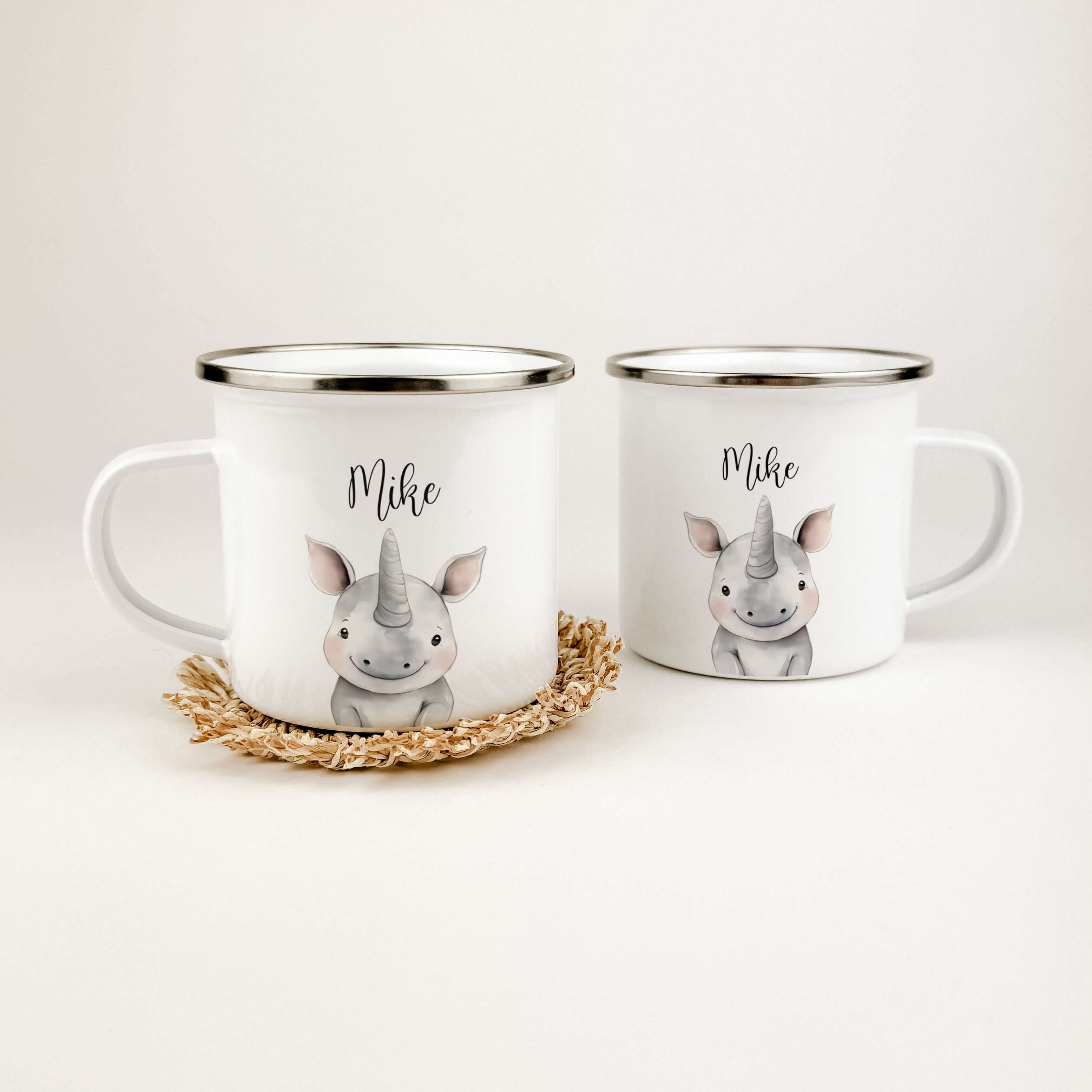 Emaille Tasse Nashorn Portrait-famprints-Emaille Tasse-Die Emaille Tasse Nashorn Portrait ist ein einzigartiges, personalisiertes Geschenk, das mit viel Liebe zum Detail für dich hergestellt wird. Das wunderschöne Nashorn im Aquarell-Look sorgt für einen