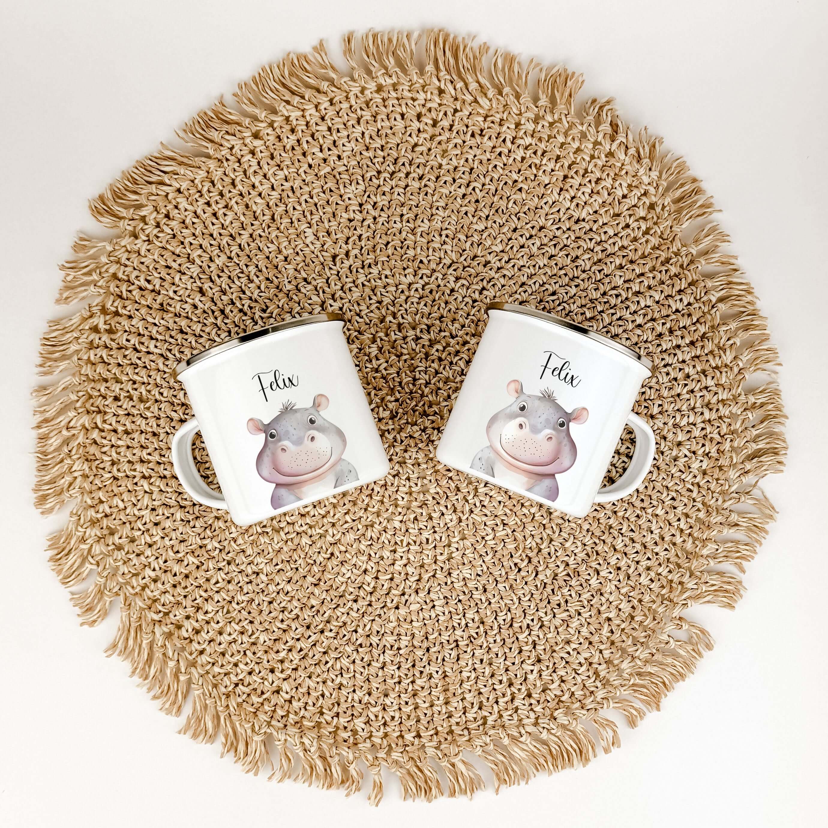Emaille Tasse Nilpferd Portrait-famprints-Emaille Tasse-Entdecke die zauberhafte Emaille Tasse Nilpferd Portrait – ein einzigartiges, personalisiertes Geschenk für kleine Nilpferd-Fans! Diese Emaille Tasse personalisiert mit einem Namen bringt nicht nur F