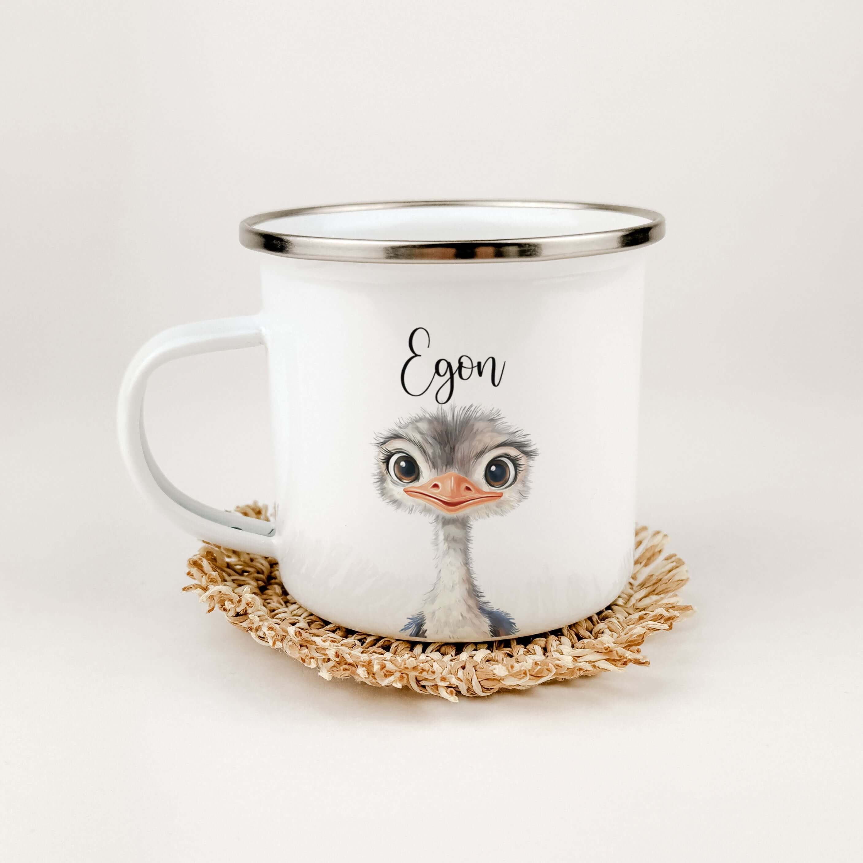 Emaille Tasse Strauß Portrait-famprints-Emaille Tasse-Entdecke die zauberhafte Emaille Tasse Strauß Portrait – das ideale personalisierte Geschenk für Kinder! Egal ob zur Einschulung, Taufe, zu Ostern oder Weihnachten, diese Emaille Tasse personalisiert b