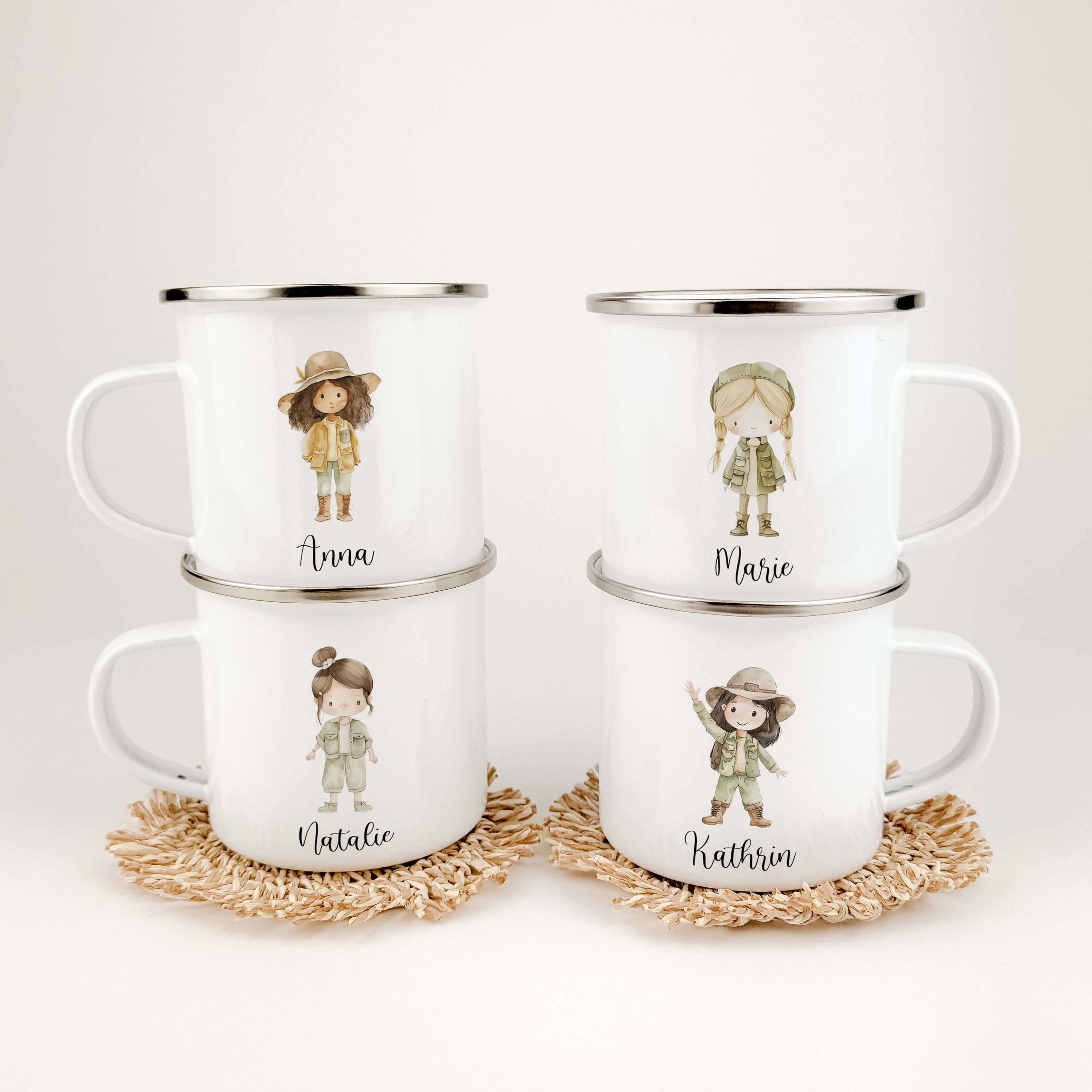 Emaille Tasse Pfadfinderin-famprints-Emaille Tasse-Entdecke die perfekte Begleiterin für kleine Abenteurer: unsere personalisierte Emaille Tasse Pfadfinderin. Mit dieser einzigartigen Tasse schaffst du nicht nur ein praktisches Trinkgefäß, sondern auch ei