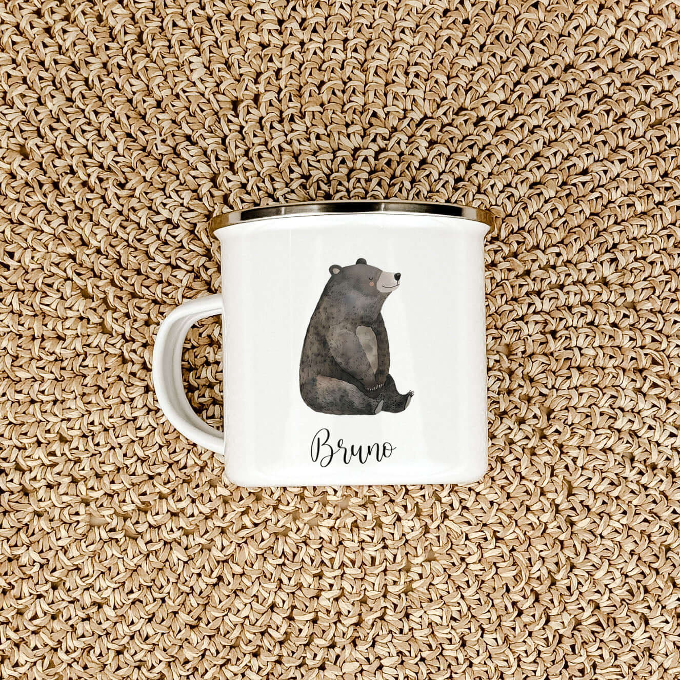 Emaille Tasse Bär No1-famprints-Emaille Tasse-Entdecke die bezaubernde Emaille Tasse Bär – das perfekte Geschenk für kleine Abenteurer! Mit einem süßen, in Aquarelloptik gestalteten Bären und deinem individuellen Namen wird diese Tasse zu einem ganz beson