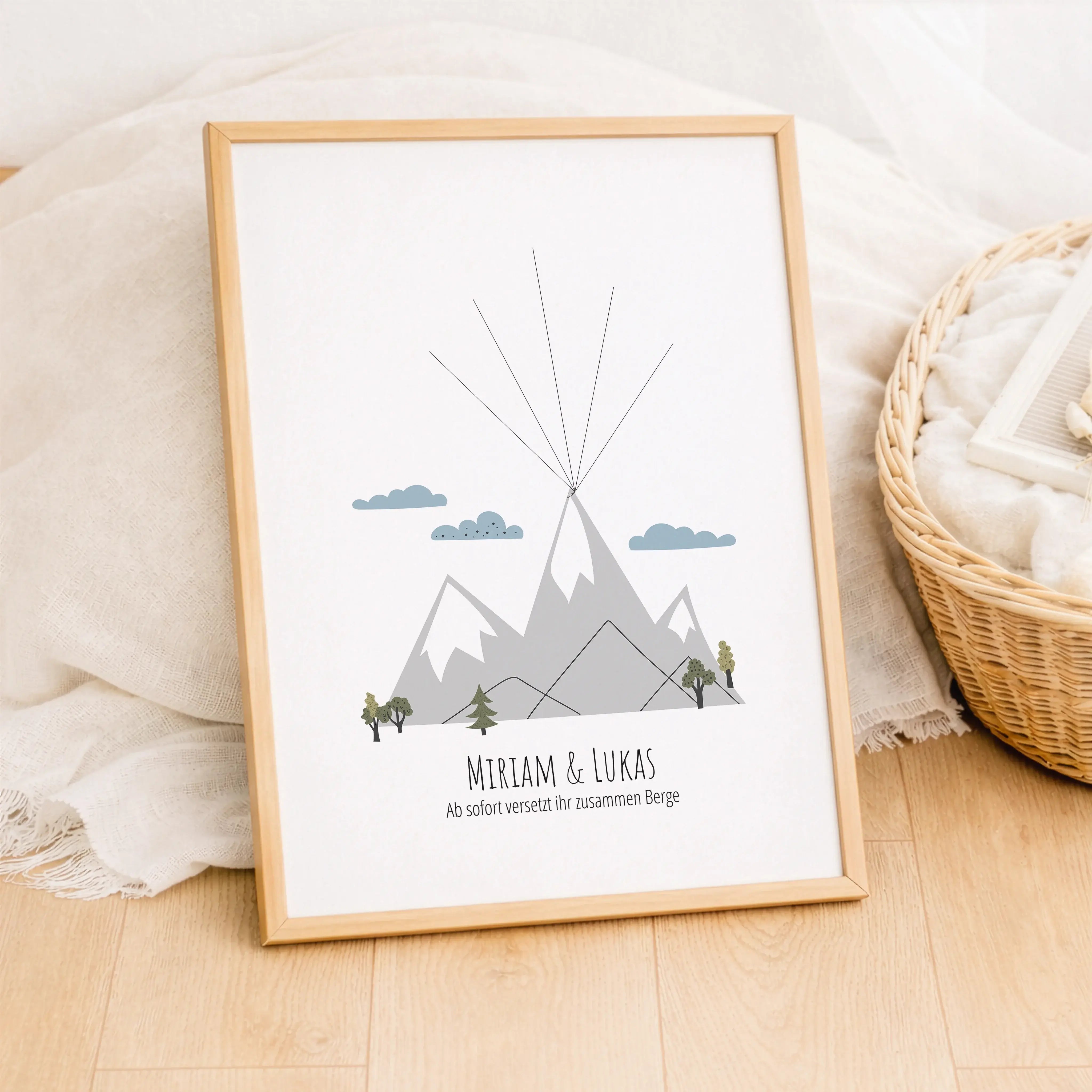 Fingerabdruck Bild 'Berge'-Personalisiertes Poster-famprints-Das Fingerabdruck Bild Berge von famprints steht für eine besondere Botschaft: Gemeinsam könnt ihr Berge versetzen. In der Illustration wird eine ruhige Berglandschaft gezeigt, die scheinbar von