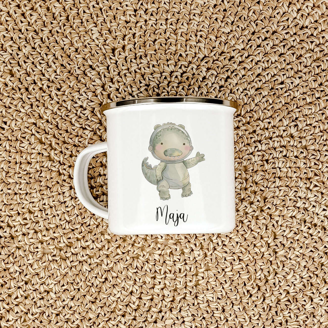 Emaille Tasse Astronaut-famprints-Emaille Tasse-Die Emaille Tasse Astronaut ist das perfekte Geschenk für Kinder zur Einschulung, Taufe, Ostern und viele weitere Anlässe. Personalisiert mit dem Namen des Kindes und bedruckt mit süßen kleinen Tier Astronau