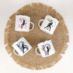 Emaille Tasse mit Namen Badminton-famprints-Emaille Tasse-Entdecke die Emaille Tasse mit Namen Badminton, die nicht nur stilvoll aussieht, sondern auch sofortige Freude bereitet. Diese personalisierte Tasse wird mit deinem Namen und einem Initial bedruckt