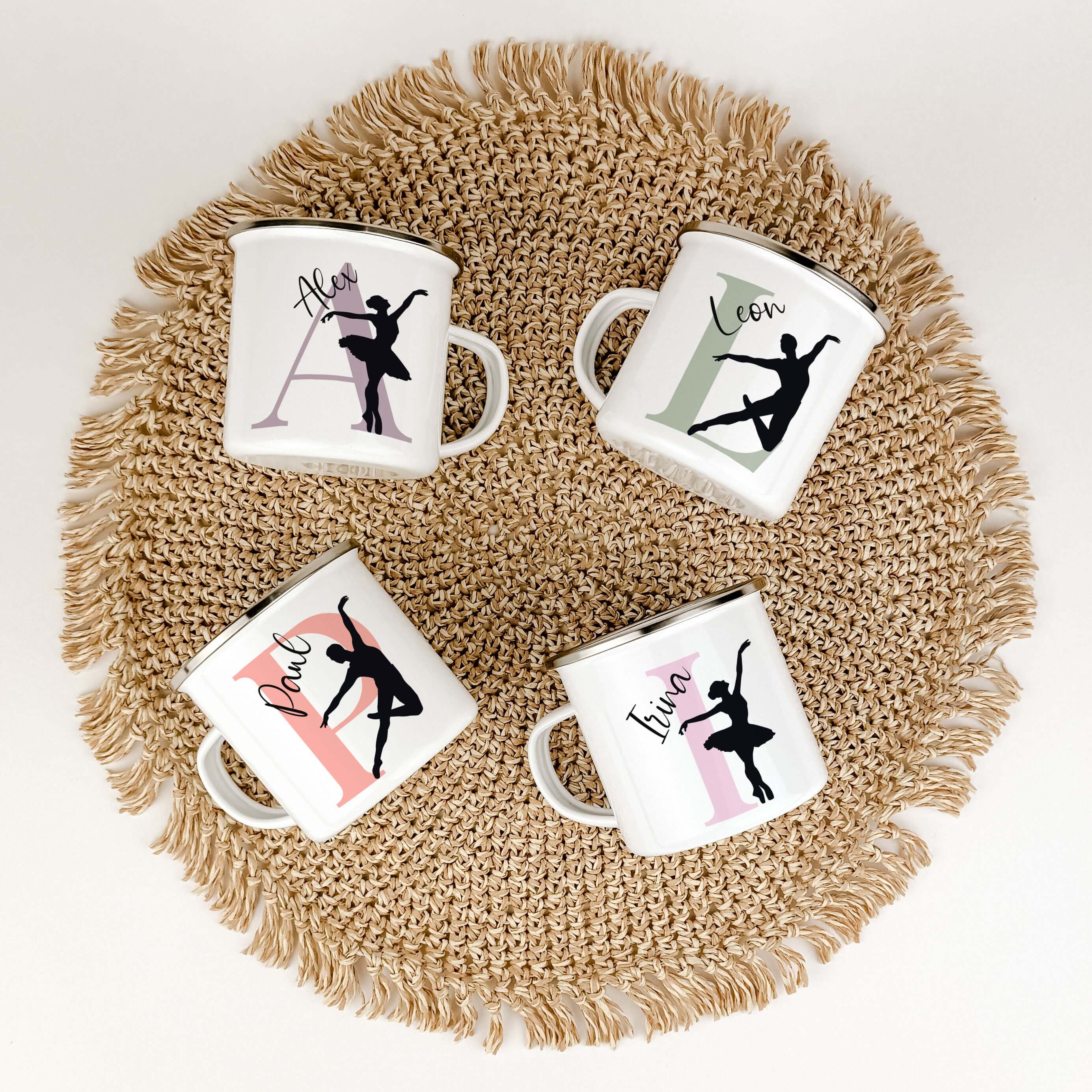 Emaille Tasse mit Namen Ballett-famprints-Emaille Tasse-Entdecke die Emaille Tasse mit Namen Ballett – das perfekte Geschenk für kleine Ballett-Liebhaber! Mit dieser personalisierten Tasse bringst Du Freude in den Alltag und schaffst unvergessliche Erinne