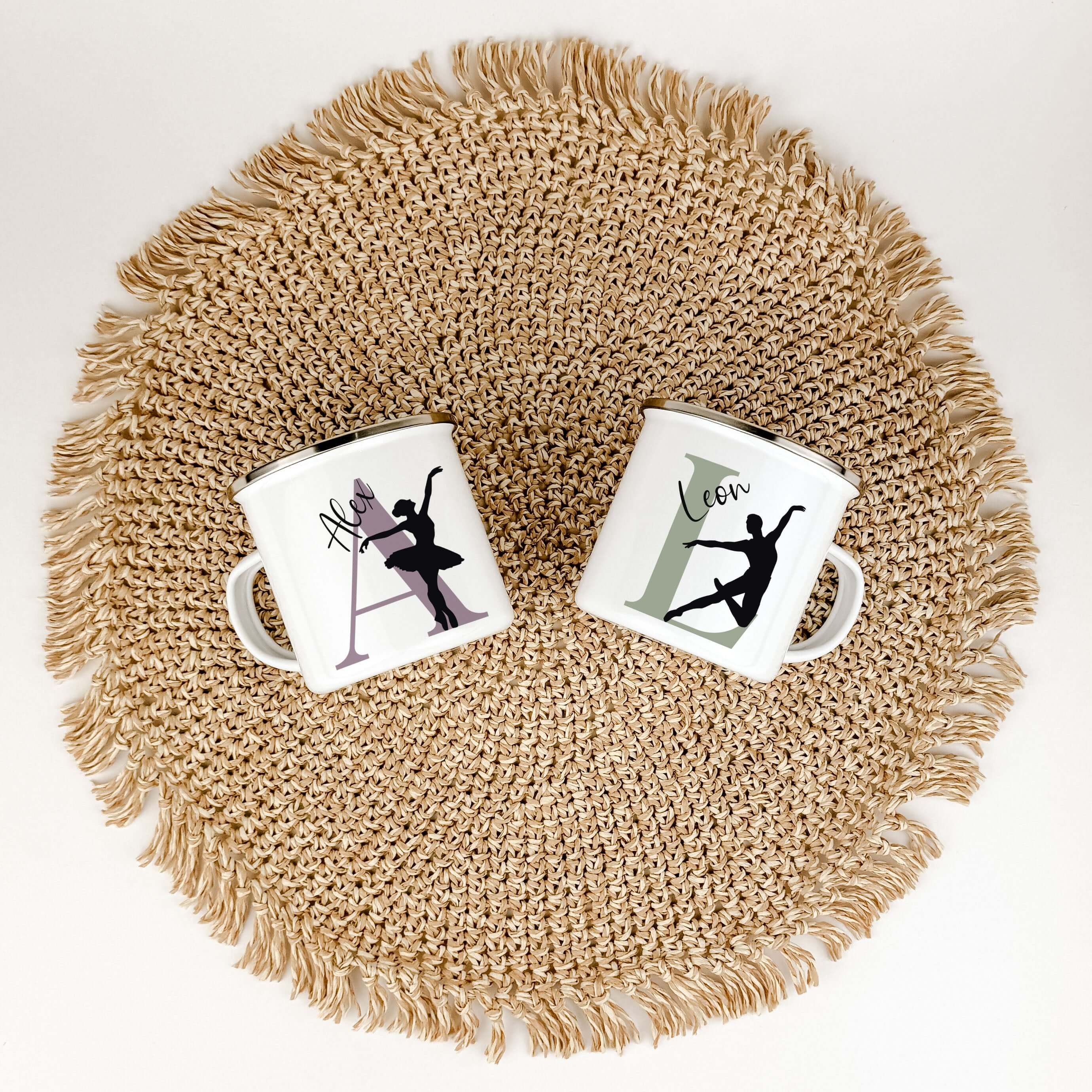 Emaille Tasse mit Namen Ballett-famprints-Emaille Tasse-Entdecke die Emaille Tasse mit Namen Ballett – das perfekte Geschenk für kleine Ballett-Liebhaber! Mit dieser personalisierten Tasse bringst Du Freude in den Alltag und schaffst unvergessliche Erinne