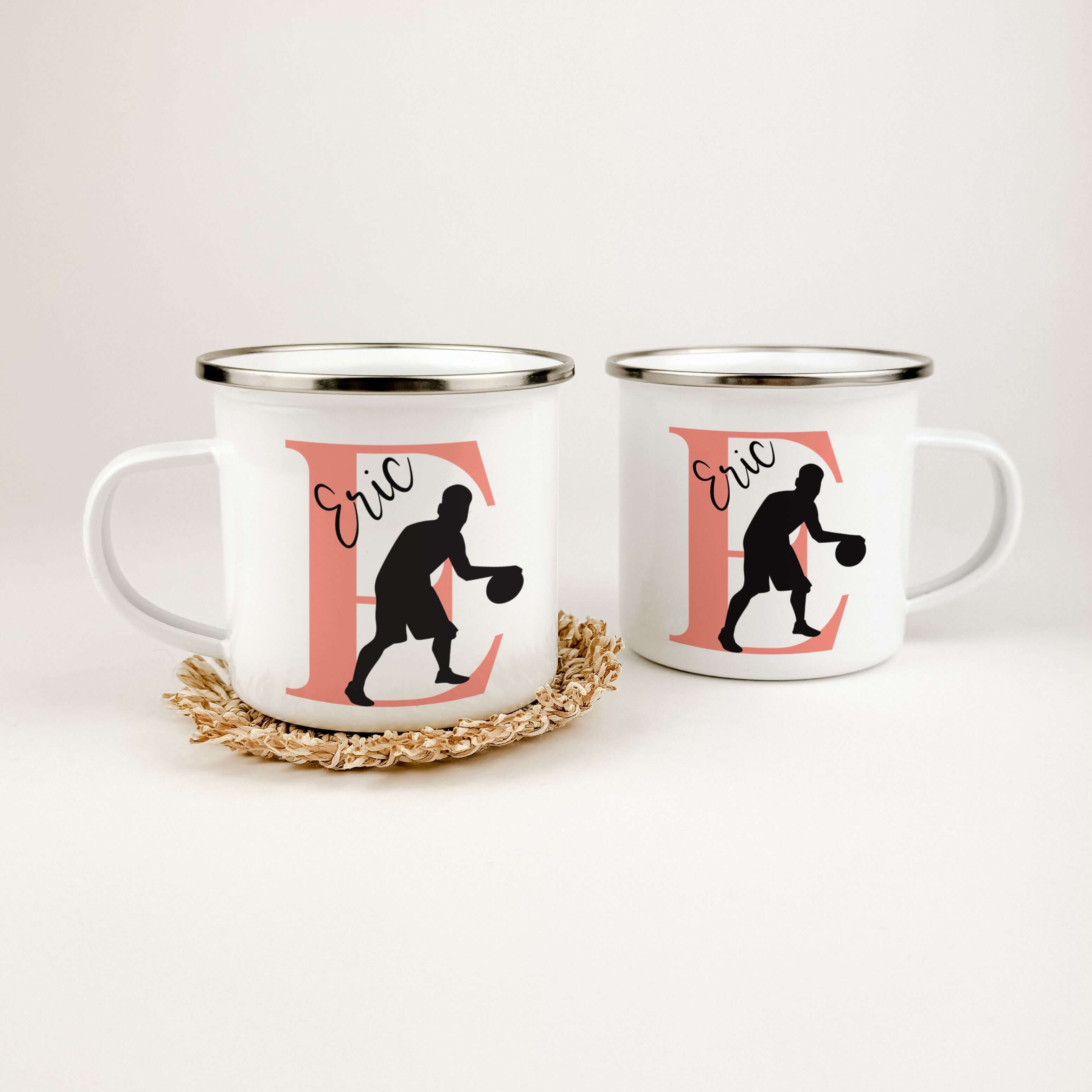 Emaille Tasse mit Namen Basketball-famprints-Emaille Tasse-Entdecke die Emaille Tasse mit Namen Basketball – das perfekte Geschenk für kleine Basketballfans! Diese personalisierte Tasse verbindet Funktionalität mit einem Hauch von Persönlichkeit, sodass d