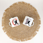 Emaille Tasse mit Namen Eishockey-famprints-Emaille Tasse-Entdecke die perfekte Emaille Tasse für Eishockey-Fans, die nicht nur funktional ist, sondern auch ein ganz persönliches Statement setzt. Mit deinem Namen und Initialen wird jede Tasse zu einem ein