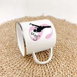 Emaille Tasse mit Namen Judo-famprints-Emaille Tasse-Entdecke die Emaille Tasse mit Namen Judo – der perfekte Begleiter für kleine Judoka! Mit dieser personalisierten Tasse kannst du nicht nur den Namen deines Kindes stolz zur Schau stellen, sondern auch