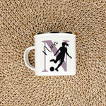 Emaille Tasse mit Namen Fußball-famprints-Emaille Tasse-Entdecke die perfekte Emaille Tasse für kleine Fußballfans – ein individuelles Geschenk, das Freude und Begeisterung weckt! Mit dieser personalisierten Tasse bringst du nicht nur ein Lächeln auf die