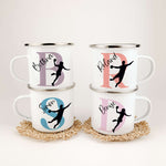Emaille Tasse mit Namen Handball-famprints-Emaille Tasse-Entdecke die Emaille Tasse mit Namen Handball – das perfekte Geschenk für kleine Handballfans! Diese personalisierte Tasse bringt Freude in den Alltag und sorgt für ein Lächeln bei jedem Schluck. Mi