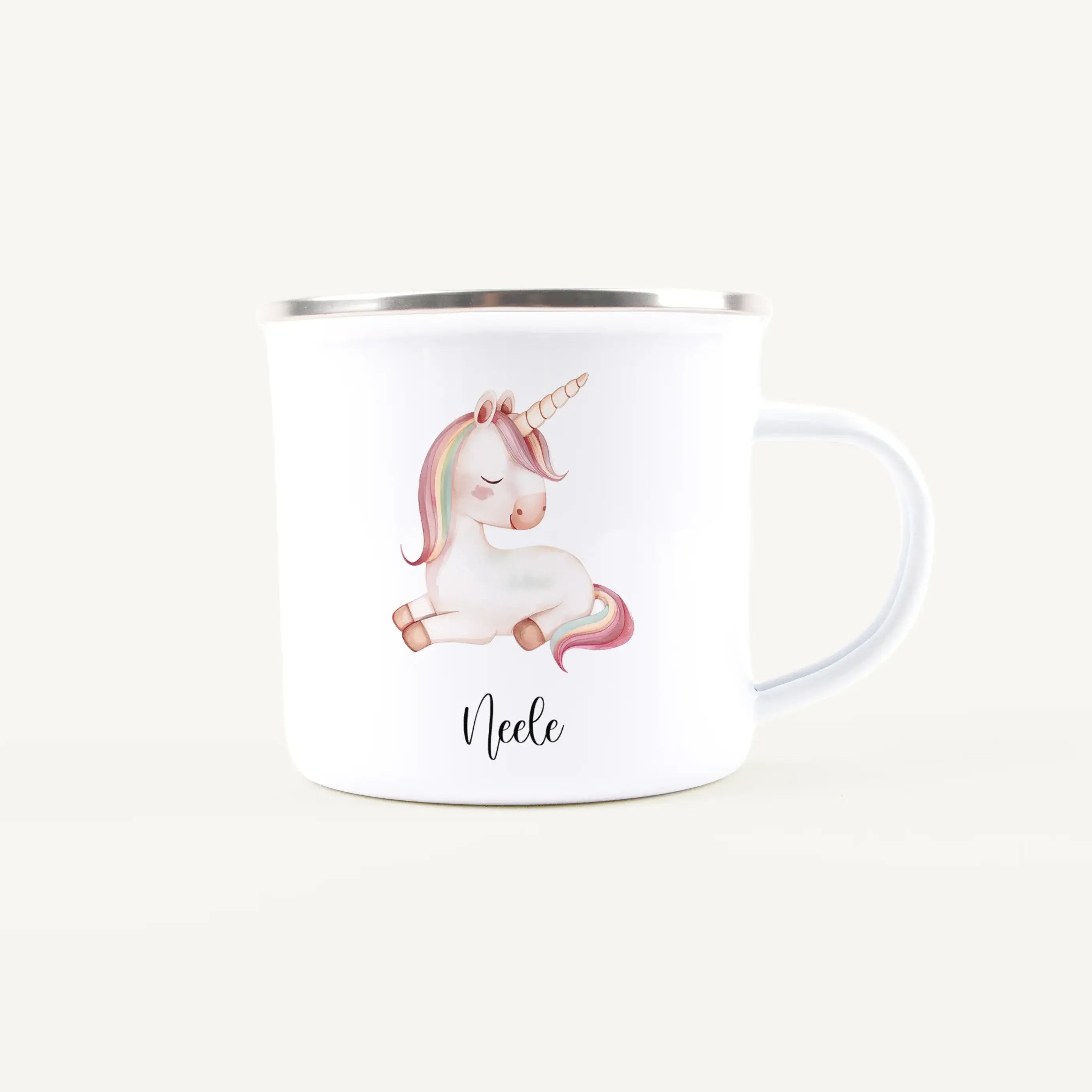 Emaille Tasse Einhorn-Emaille Tasse-famprints-Die Emaille Tasse Einhorn von famprints verbindet kindliche Fantasie mit persönlicher Bedeutung und wird so zu einem Geschenk, das kleine Herzen zum Strahlen bringt. Jede Tasse zeigt ein liebevoll gestaltetes