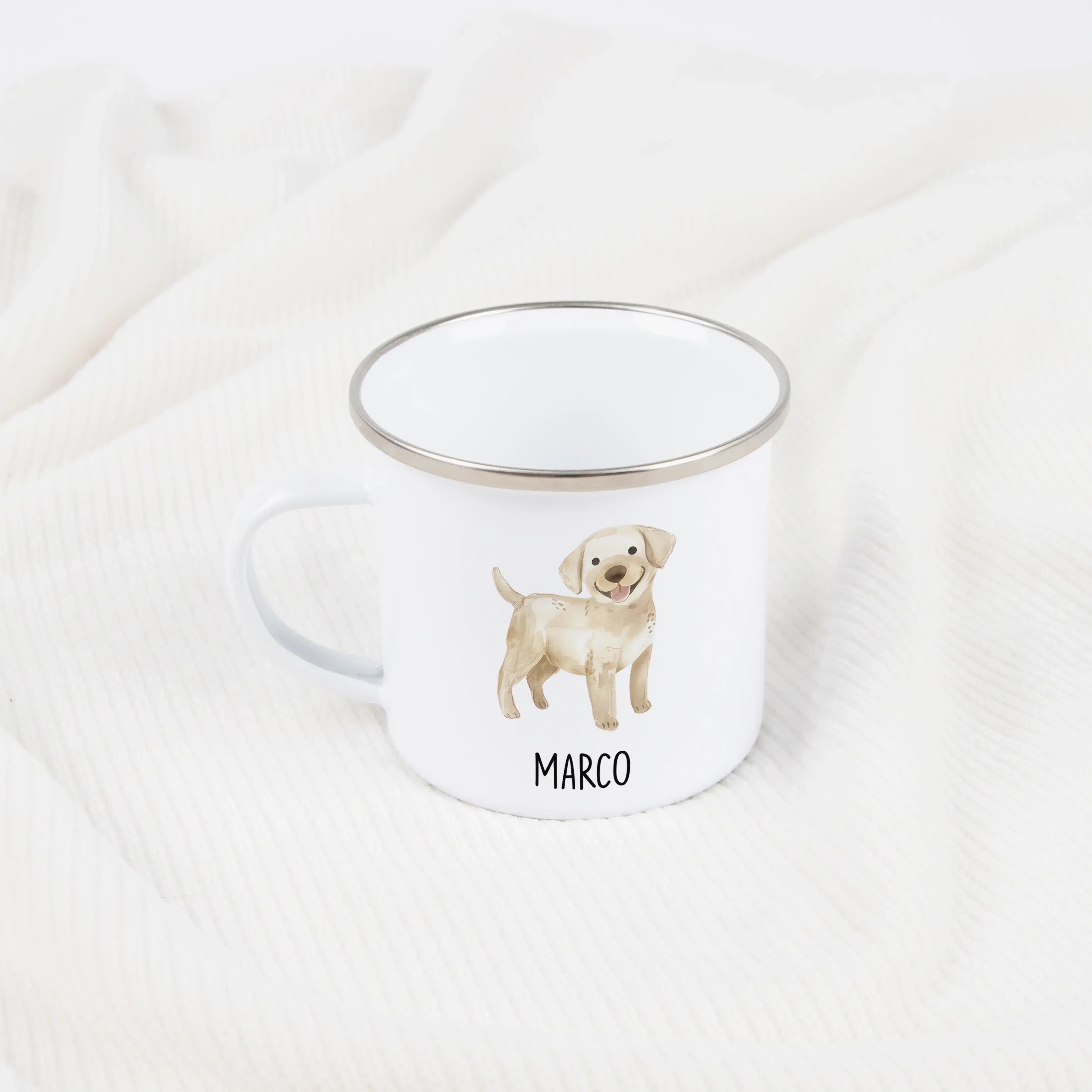 Emaille Tasse Hund-Emaille Tasse-famprints-Die Emaille Tasse Hund von famprints ist ein liebevoll gestaltetes Geschenk für Kinder, das jeden Morgen ein kleines Stück Freude auf den Frühstückstisch bringt. Du kannst aus vier unterschiedlichen Hundemotiven