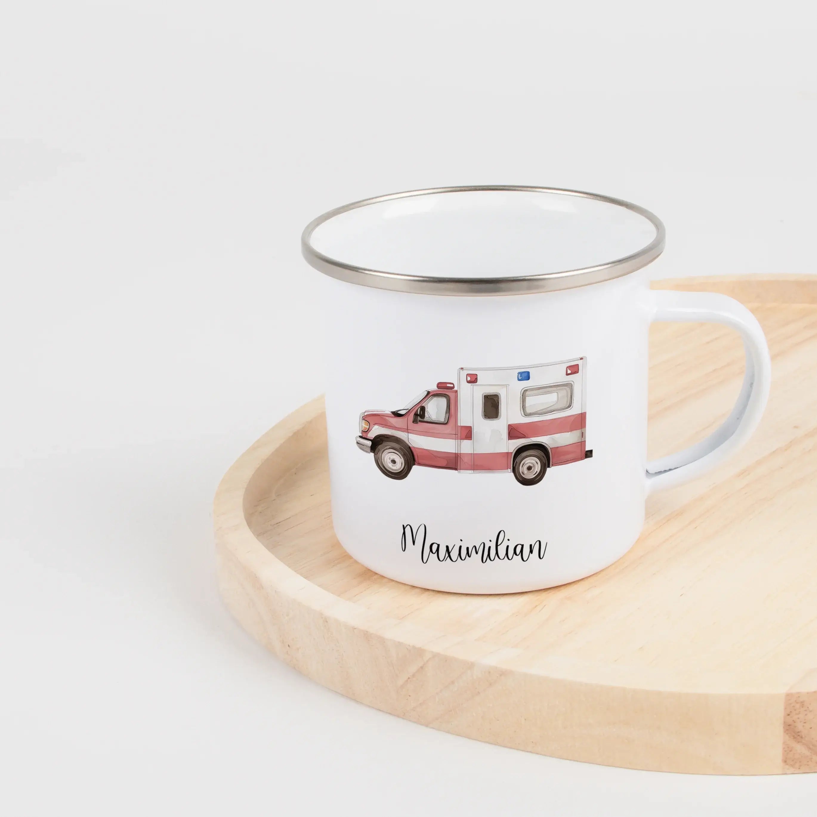 Emaille Tasse Krankenwagen-Emaille Tasse-famprints-Mit der Emaille Tasse Krankenwagen von famprints schenkst du mehr als nur eine Tasse. Du gestaltest ein persönliches Produkt, das den Alltag begleitet und sofort ein Lächeln auslöst. Der detailreich illus