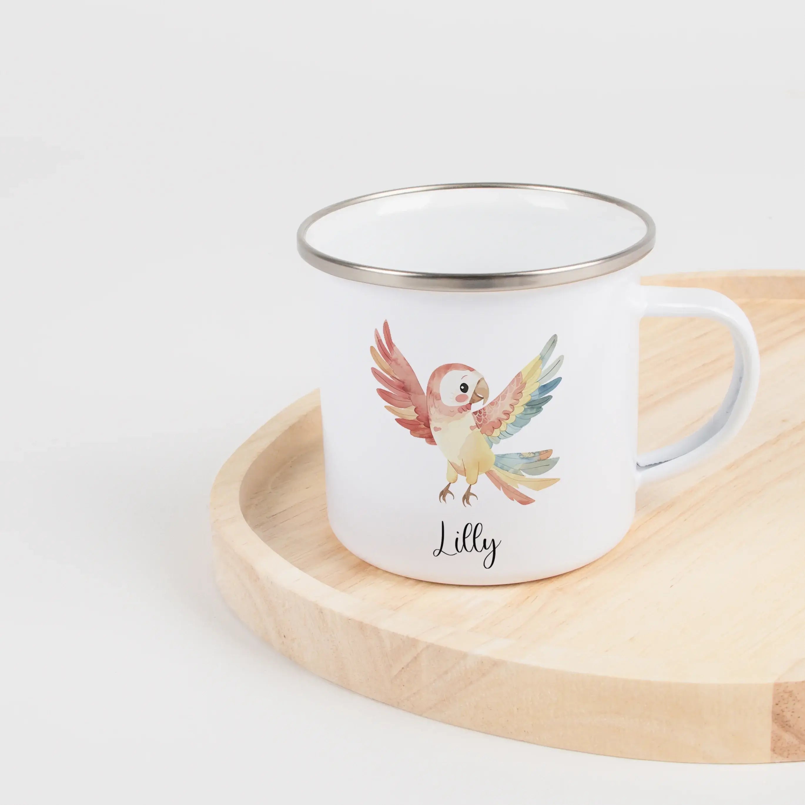 Emaille Tasse Papagei-Emaille Tasse-famprints-Die Emaille Tasse Papagei von famprints verbindet persönliches Design mit liebevoller Herstellung und wird so zu einem Geschenk, das Geschichten erzählt. Der farbenfrohe Papagei im Aquarellstil wirkt lebendig