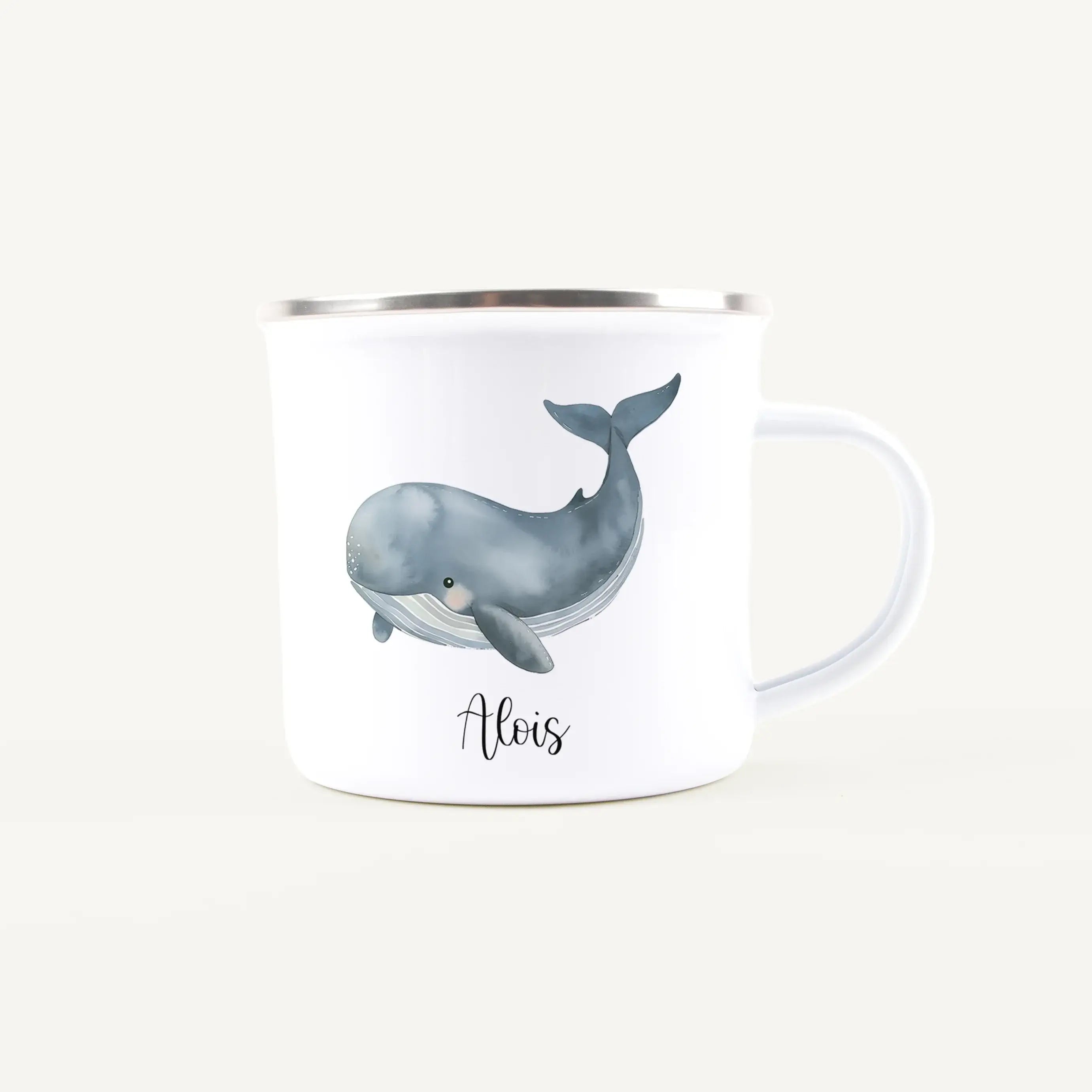 Emaille Tasse Wal-Emaille Tasse-famprints-Die Emaille Tasse Wal von famprints verbindet liebevolles Design mit persönlicher Note und wird schnell zum Lieblingsbecher für Kinder, die Meeresmotive und kleine Abenteuer lieben. Der sanft illustrierte Wal in A