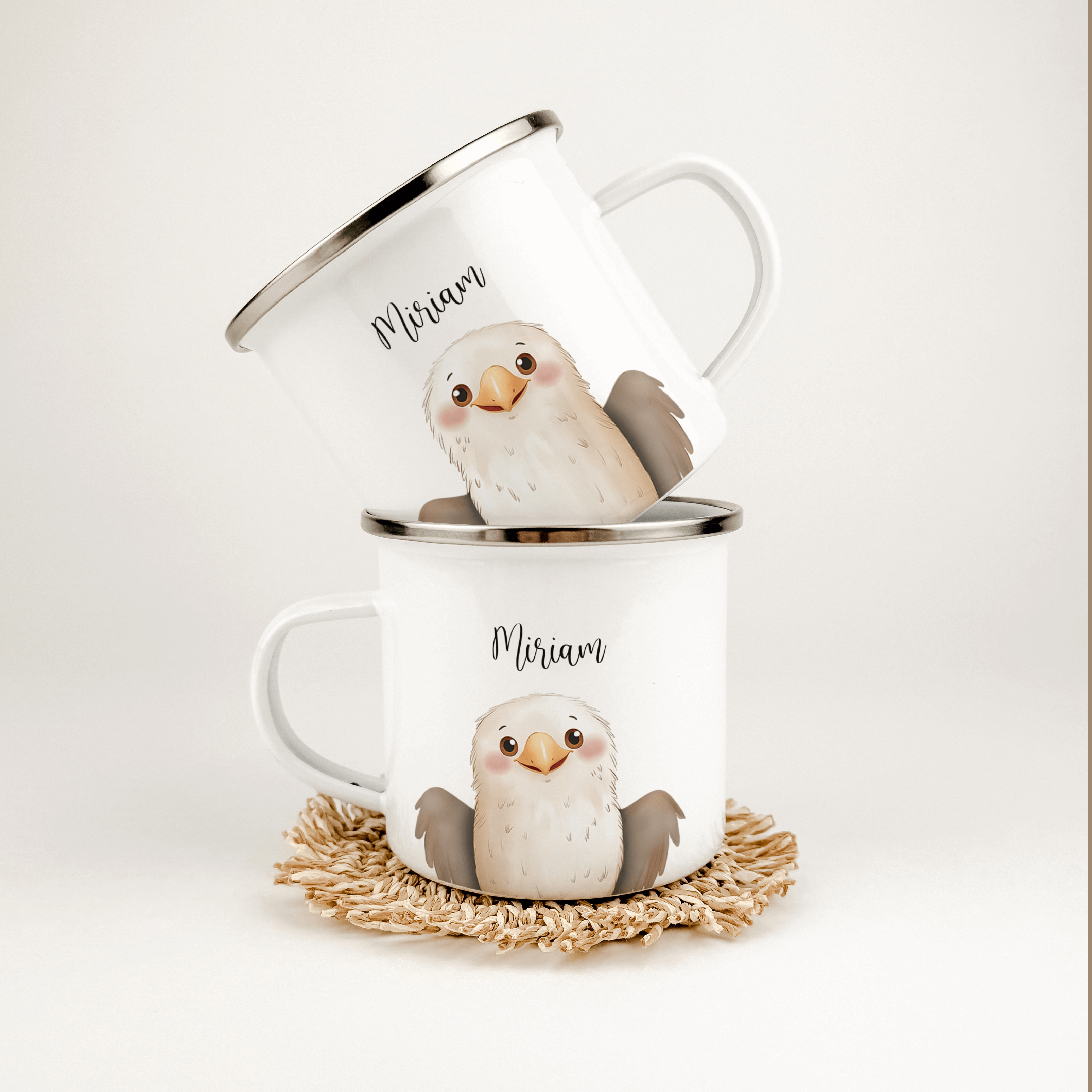 Emaille Tasse Adler Portrait-famprints-Emaille Tasse-Entdecke die exklusive Emaille Tasse Adler Portrait, die Funktionalität und persönlichen Stil perfekt vereint. Diese Tasse ist mehr als nur ein Becher – sie ist ein liebevolles, personalisiertes Geschen