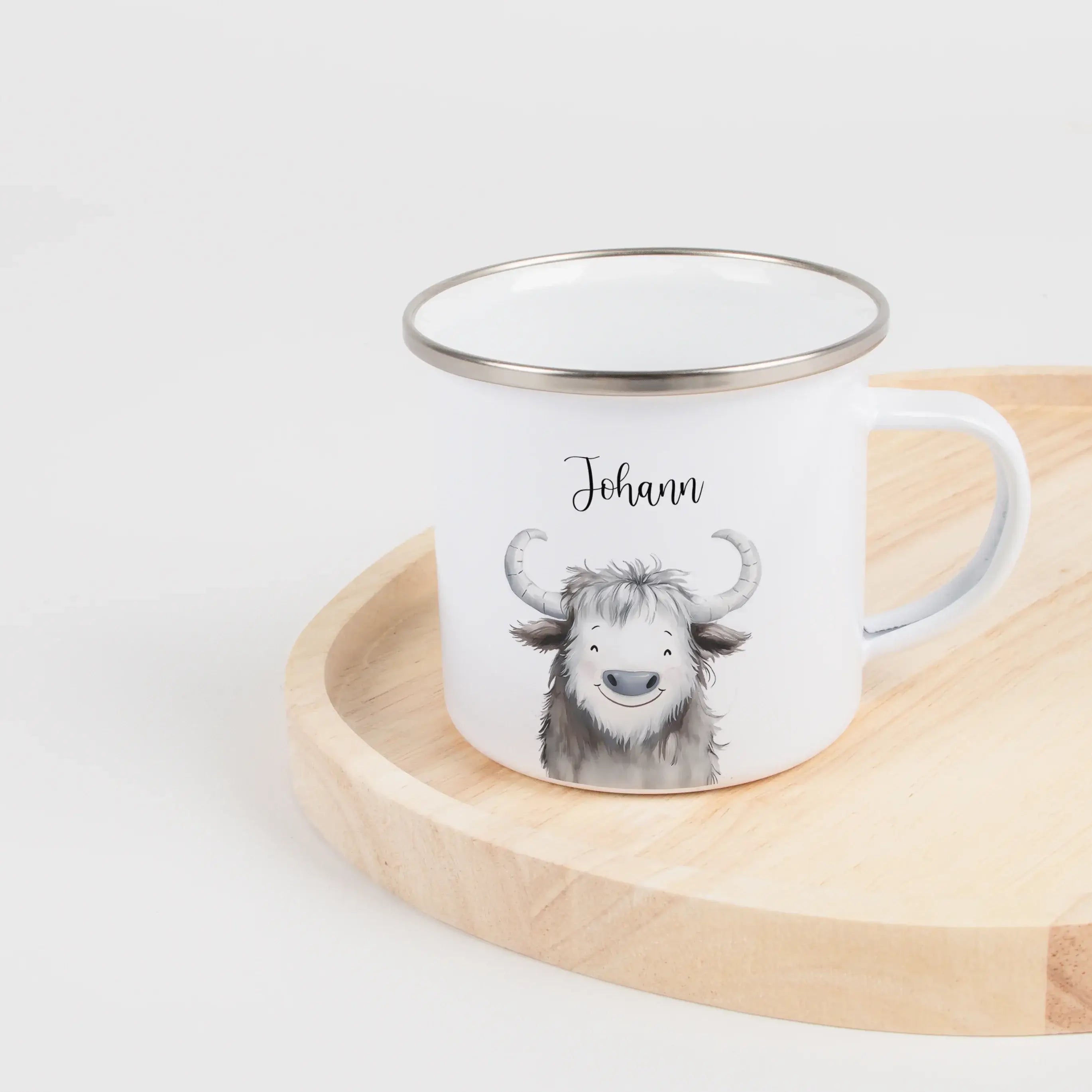 Emaille Tasse Yak Portrait-Emaille Tasse-famprints-Die Emaille Tasse Yak Portrait von famprints ist ein liebevoll gestaltetes, personalisiertes Geschenk für Kinder und Familien, die Tiere und individuelle Designs mögen. Das freundliche Yak-Motiv im sanfte
