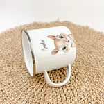 Emaille Tasse Eichhörnchen Portrait-famprints-Emaille Tasse-Entdecke die bezaubernde Emaille Tasse Eichhörnchen Portrait, die nicht nur durch ihr süßes Design begeistert, sondern auch eine persönliche Note in dein Leben bringt. Diese Emaille Tasse persona