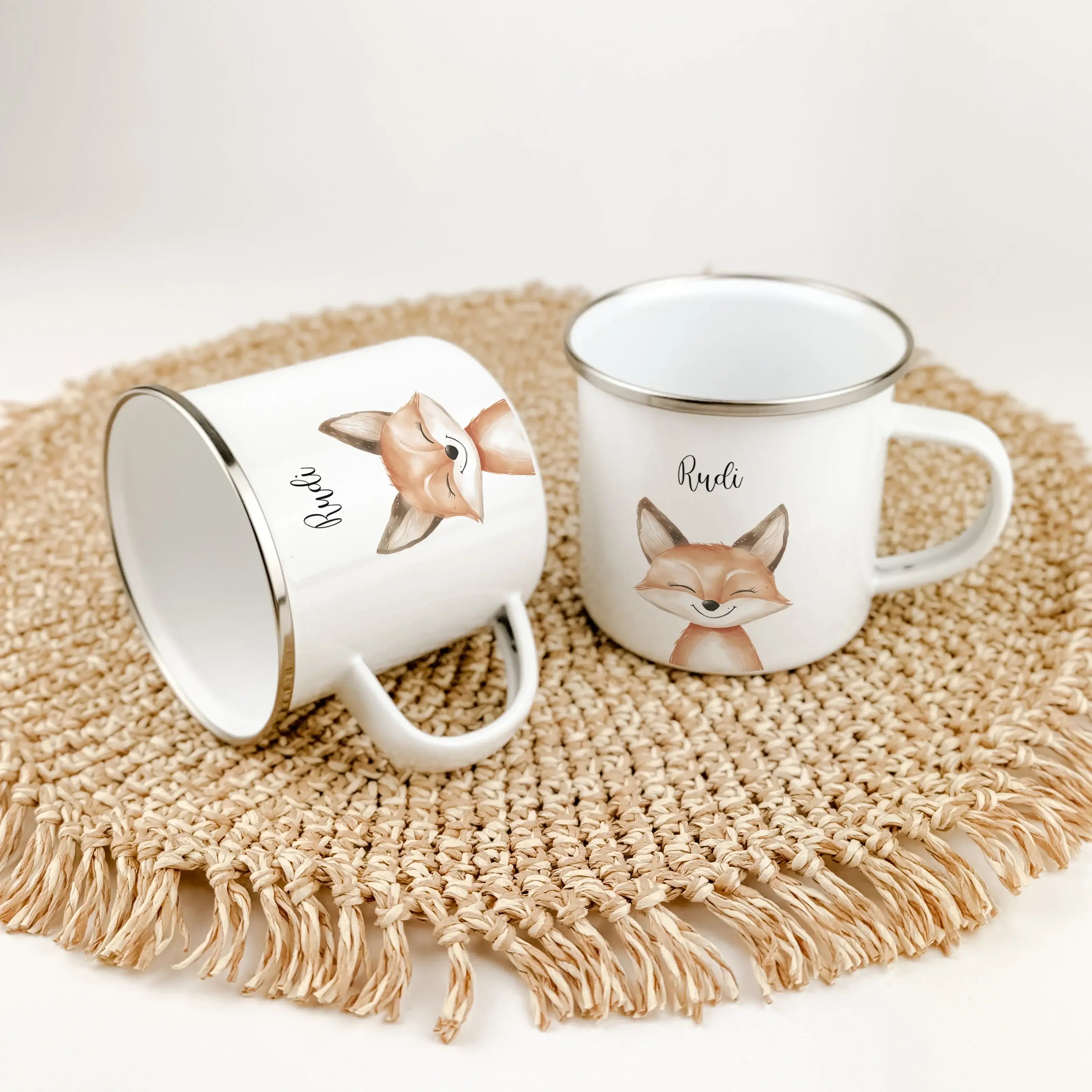 Emaille Tasse Fuchs Portrait-famprints-Emaille Tasse-Die Emaille Tasse Fuchs Portrait ist das ideale personalisierte Geschenk für kleine Tierliebhaber. Mit ihrem bezaubernden Fuchs-Porträt in lebendiger Aquarell-Optik wird sie garantiert zum Lieblingsbech