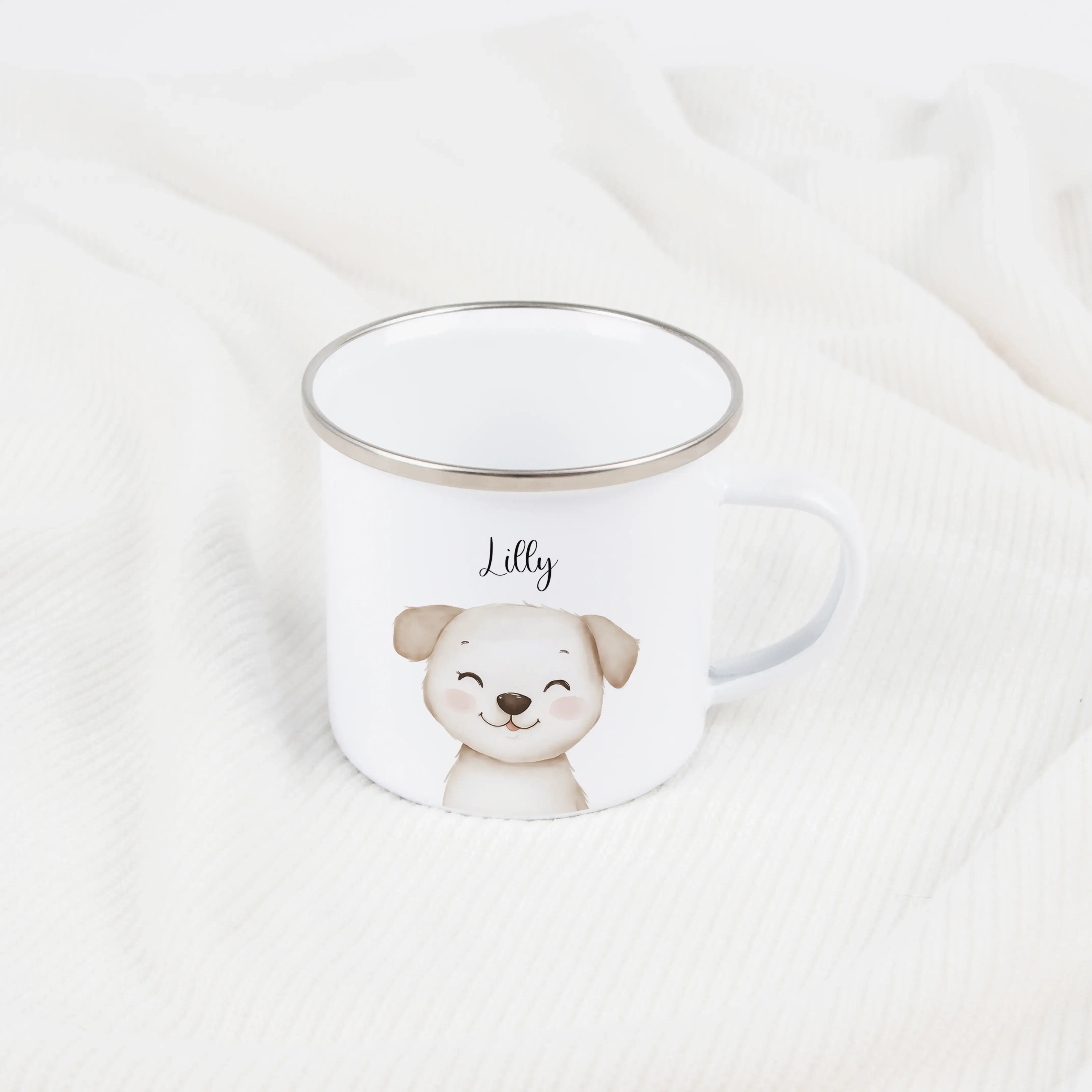 Emaille Tasse Hund Portrait-Emaille Tasse-famprints-Die Emaille Tasse Hund Portrait von famprints ist genau das Richtige für alle, die Hunde lieben und personalisierte Produkte mit Charakter suchen. Das Motiv zeigt einen liebevoll digital gemalten Hund im